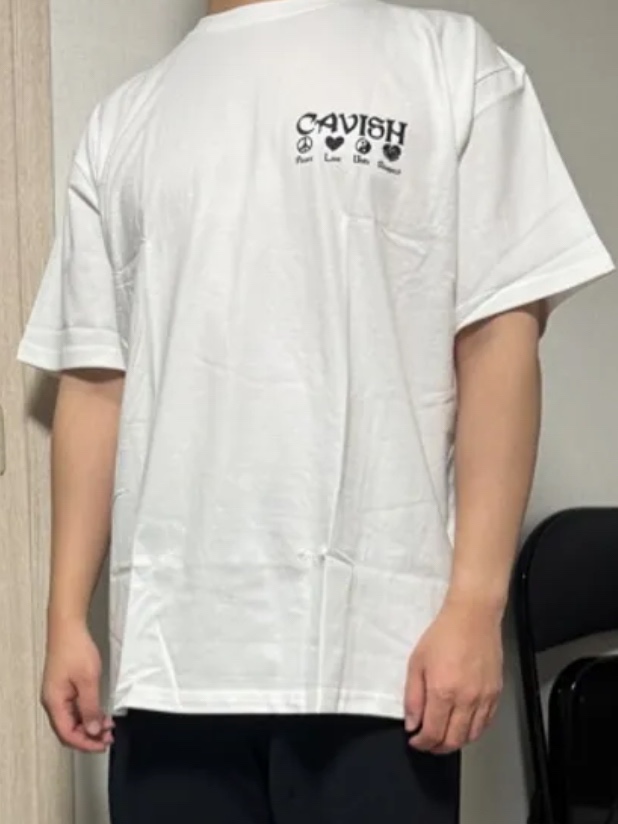 CAVISH Plur Logo SS Tee White 착용 스타일