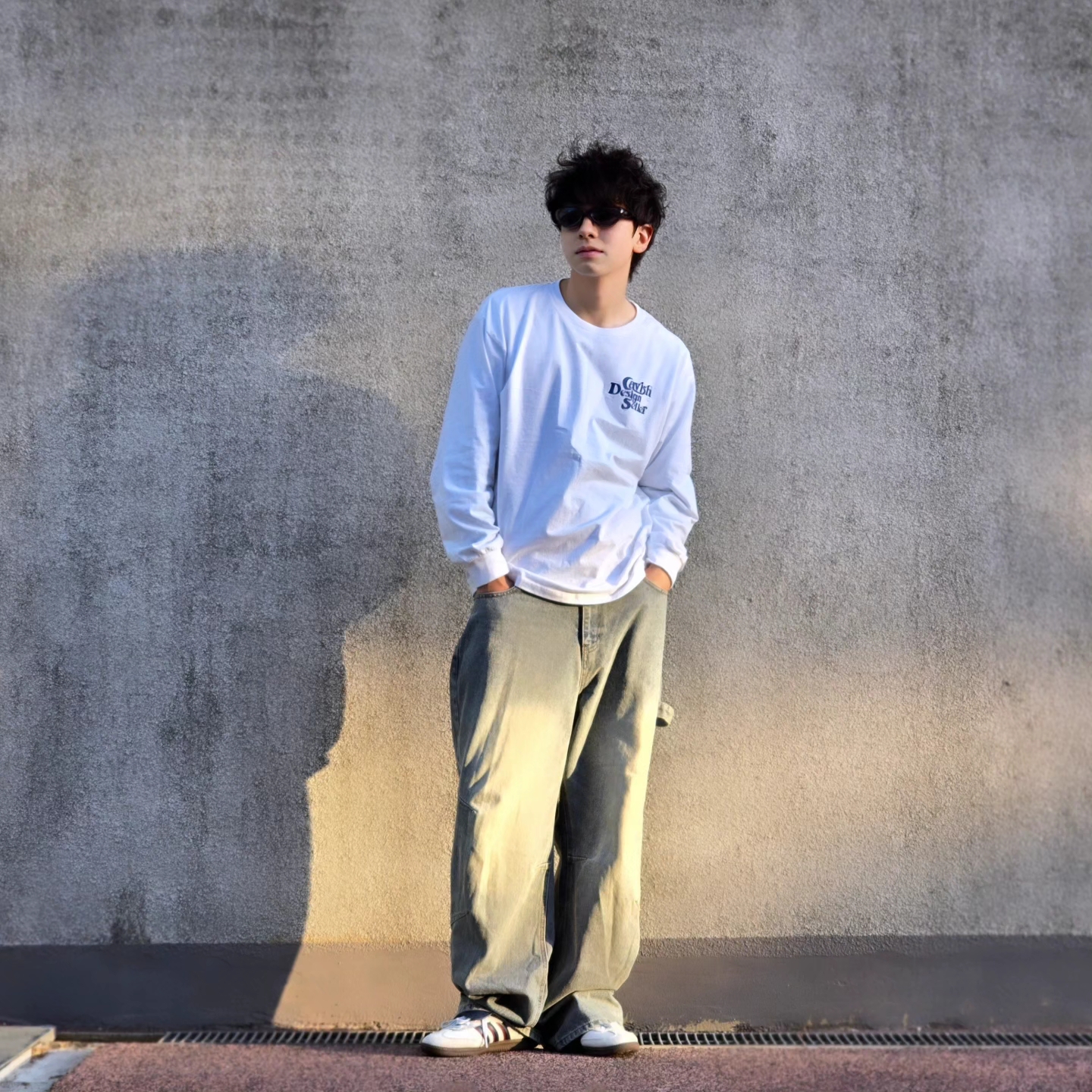 CAVISH Seller Logo Ls Tee White, Adidas Samba LT Crystal White Dark Blue Gum 착용 스타일 - 5