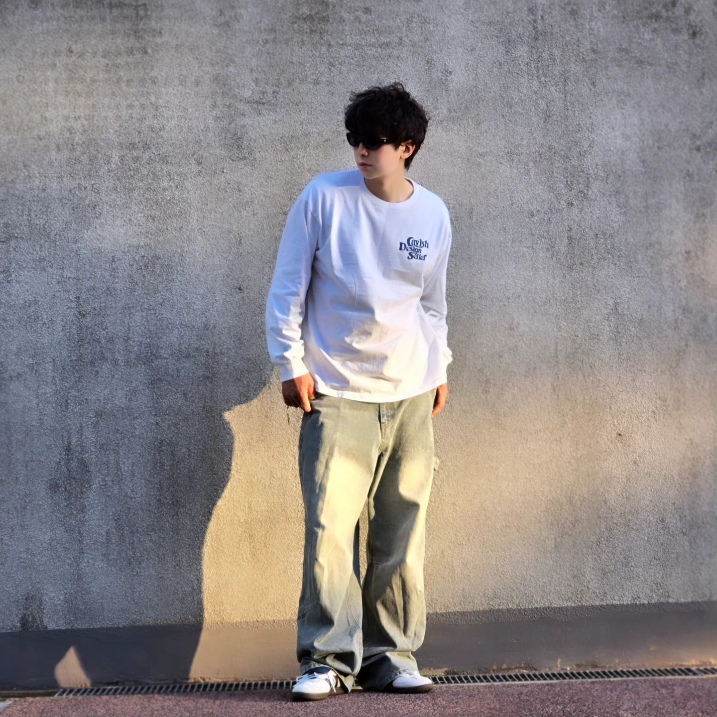 CAVISH Seller Logo Ls Tee White, Adidas Samba LT Crystal White Dark Blue Gum 착용 스타일 - 4