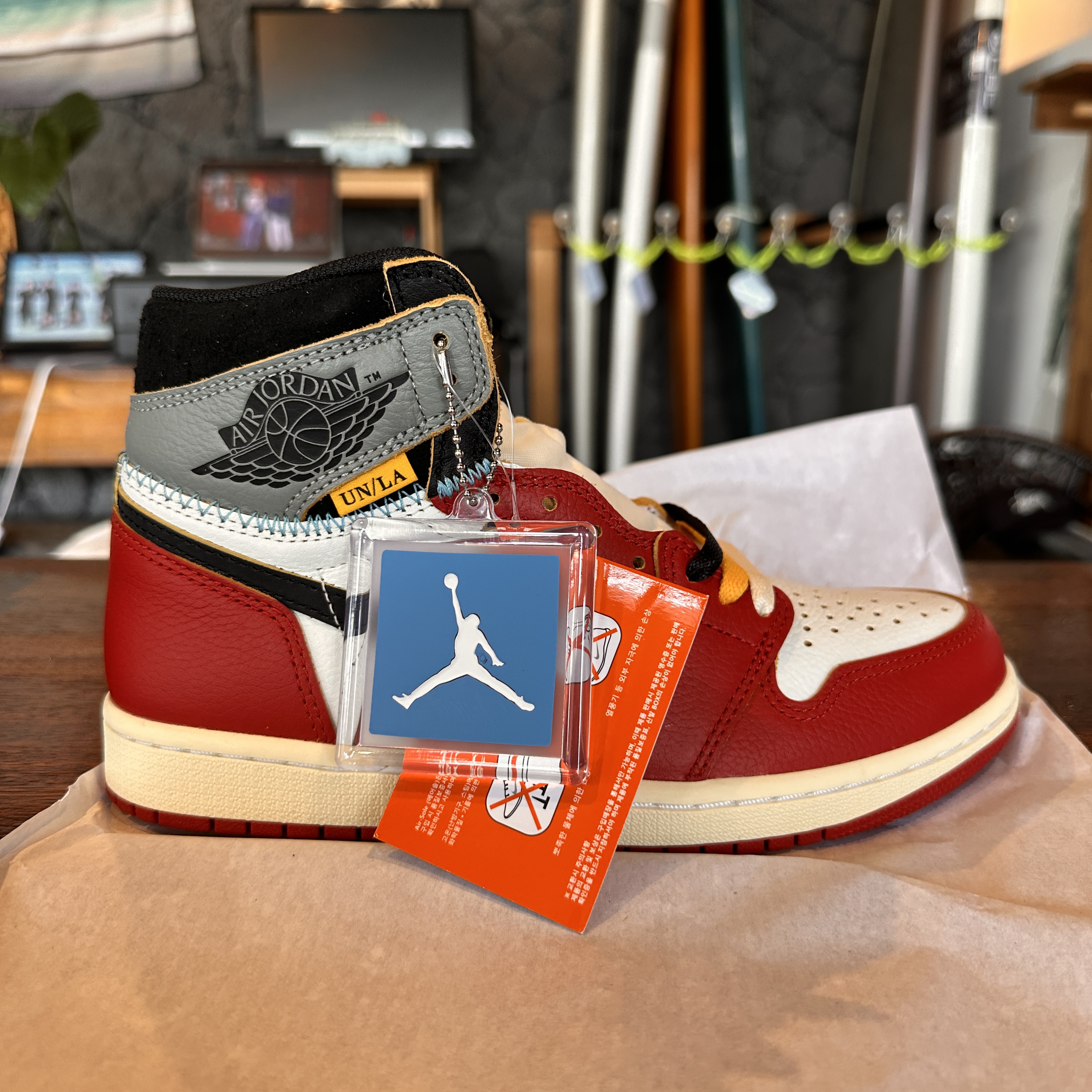 Jordan 1 x Union Retro High OG Chicago Shadow 착용 스타일 - 1