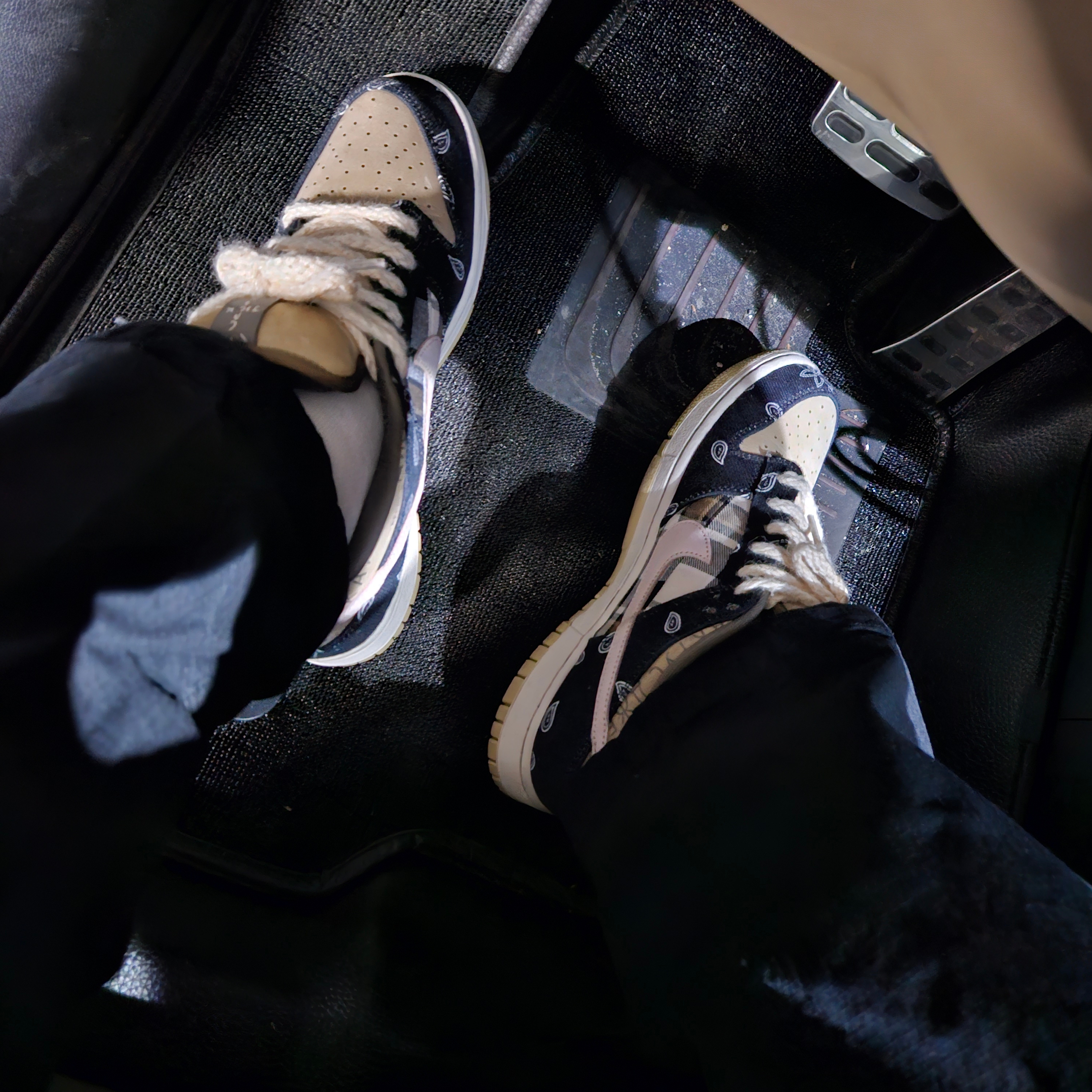 Nike x Travis Scott SB Dunk Low 착용 스타일