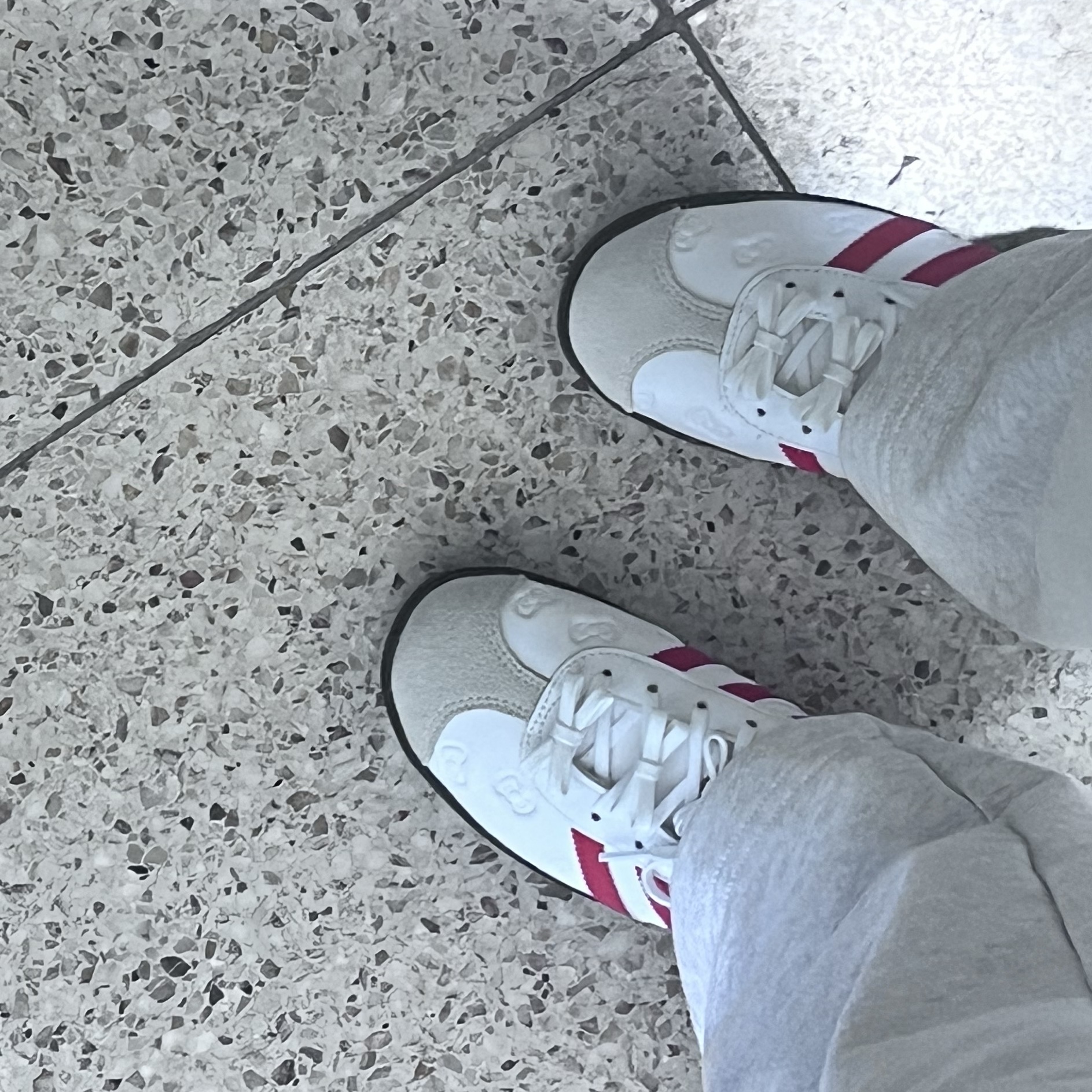 (W) Adidas x Hello Kitty Gazelle Indoor Cloud White Red 착용 스타일