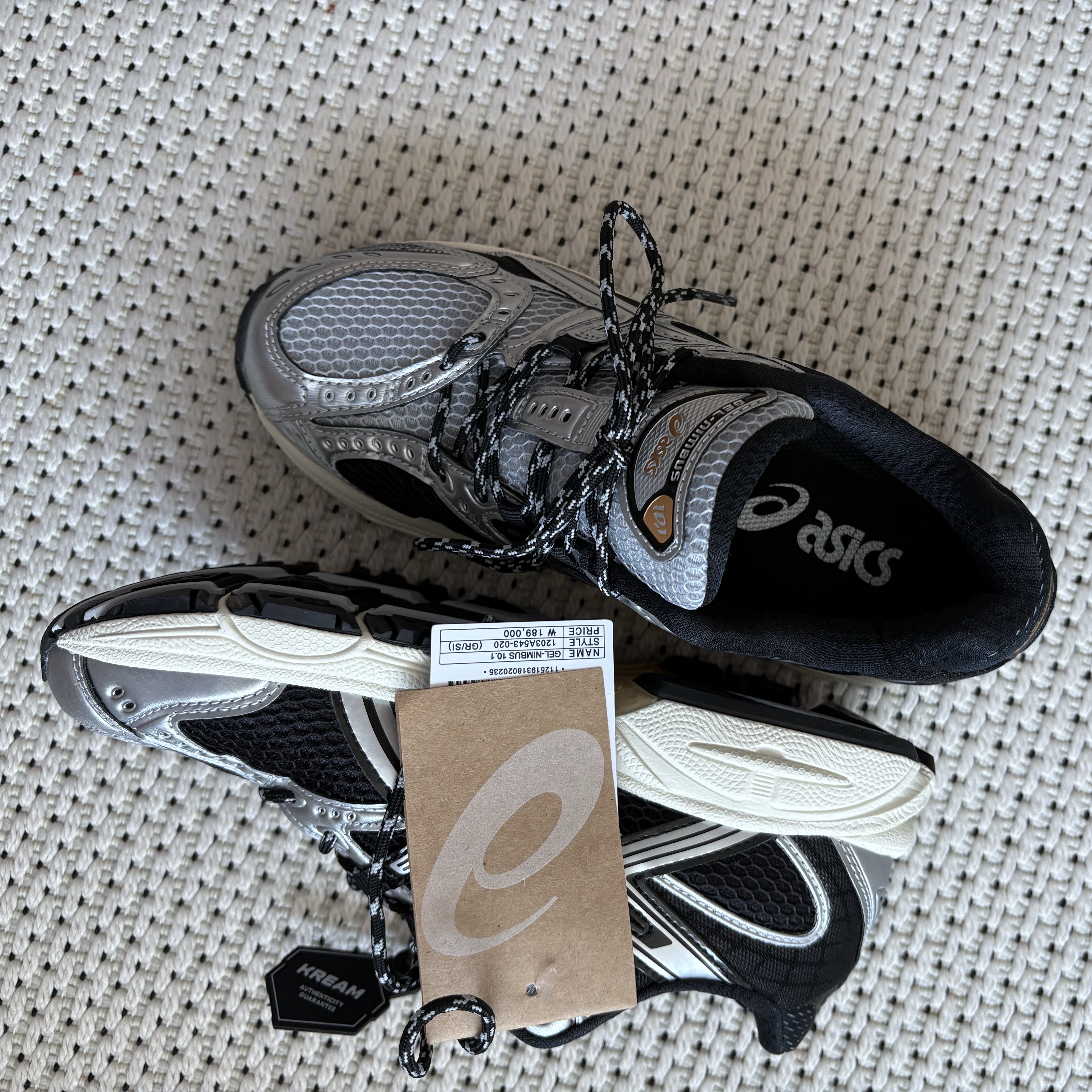 Asics Gel-Nimbus 10.1 Piedmont Grey Pure Silver 착용 스타일