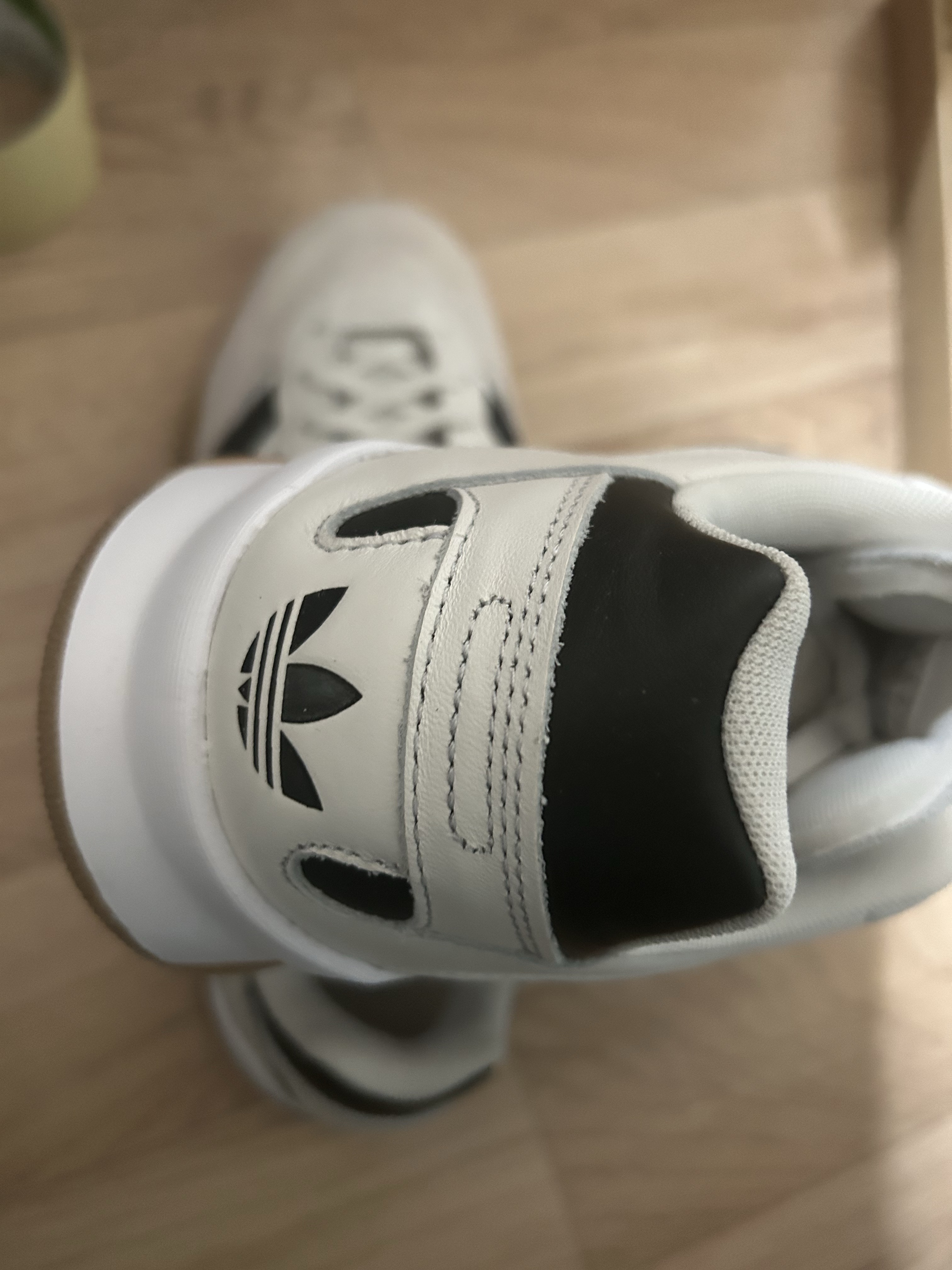 Adidas Predator Mundial Crystal White Core Black 착용 스타일