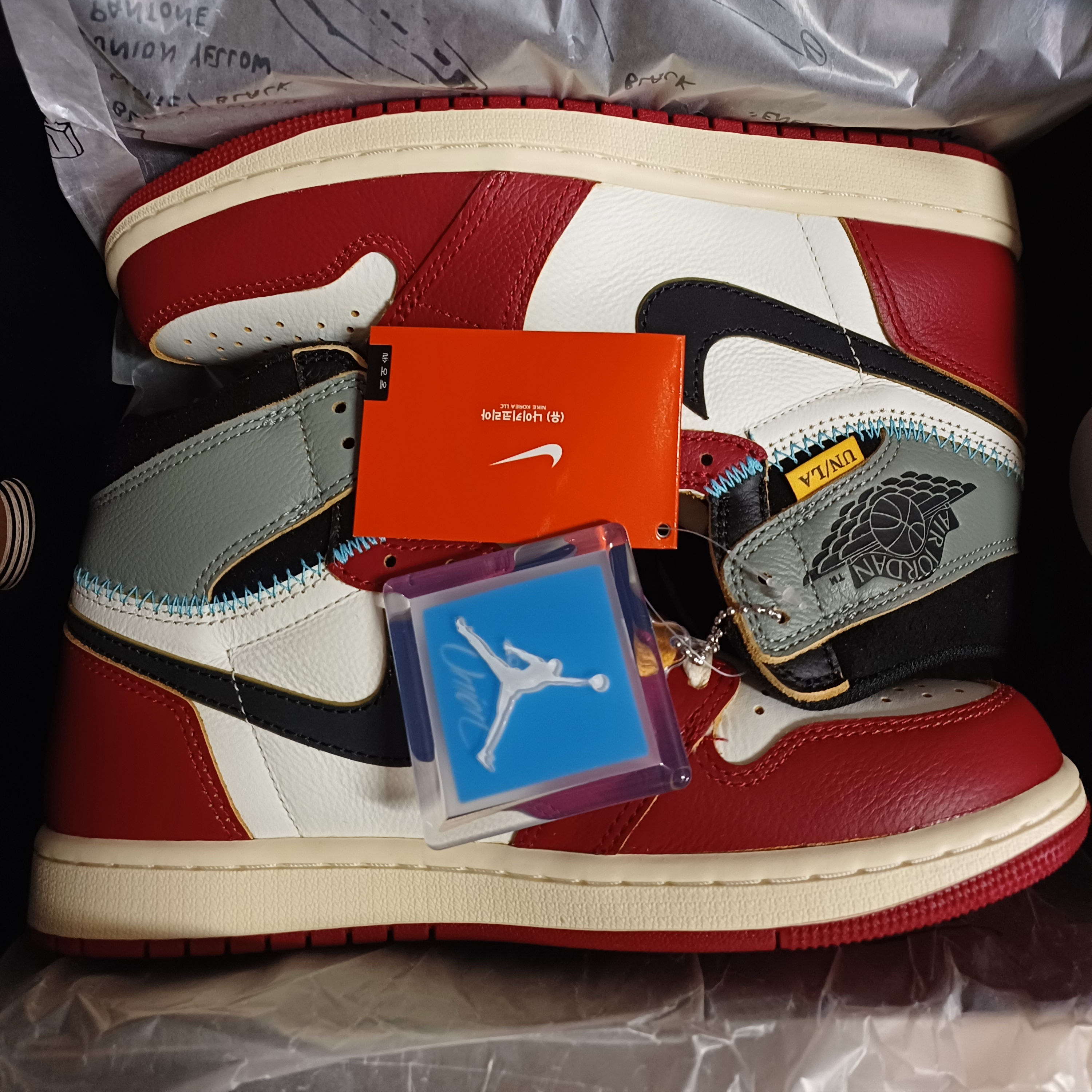 Jordan 1 x Union Retro High OG Chicago Shadow 착용 스타일 - 1