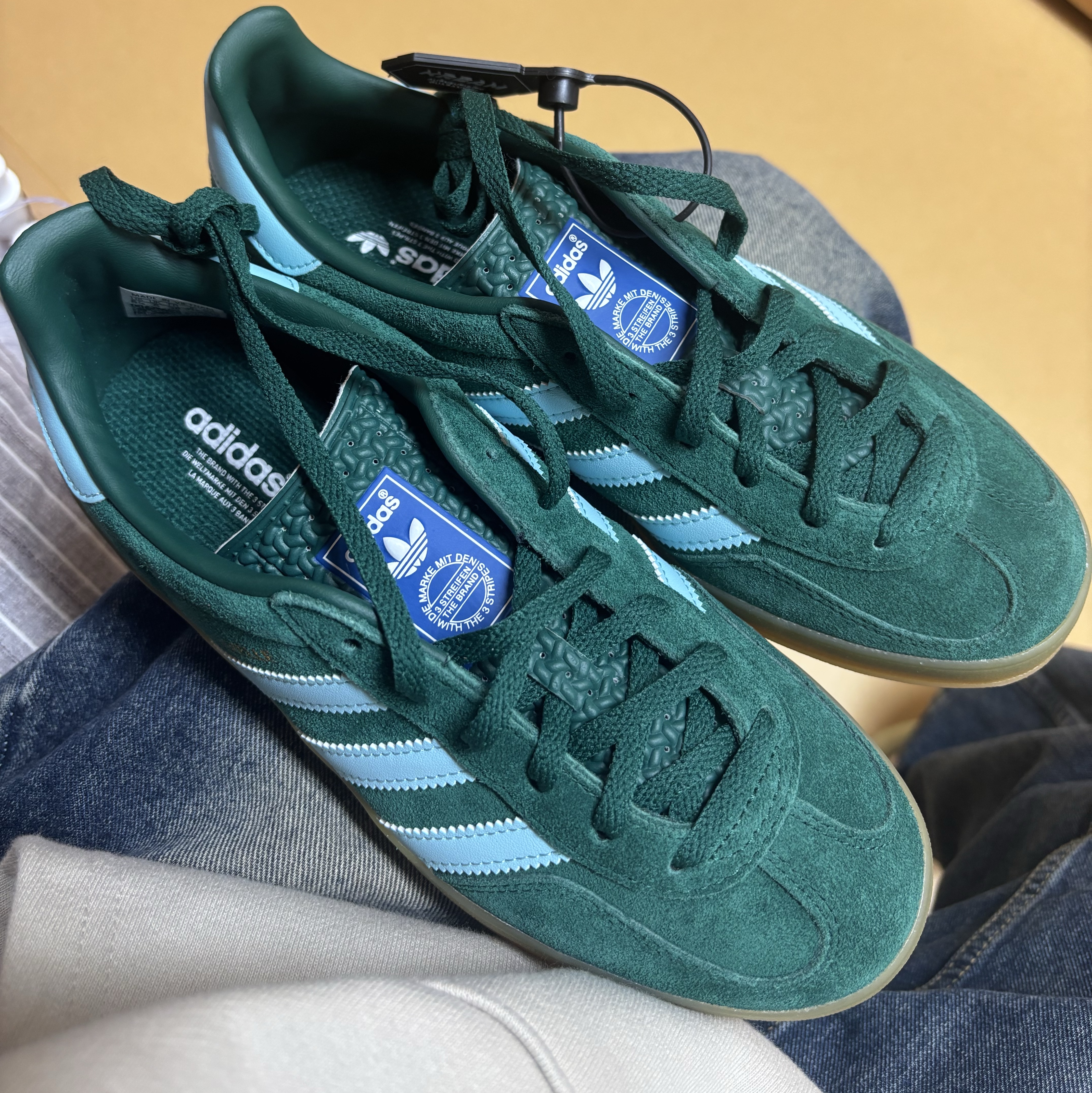 Adidas Gazelle Indoor Collegiate Green Hazy Sky 착용 스타일 - 2