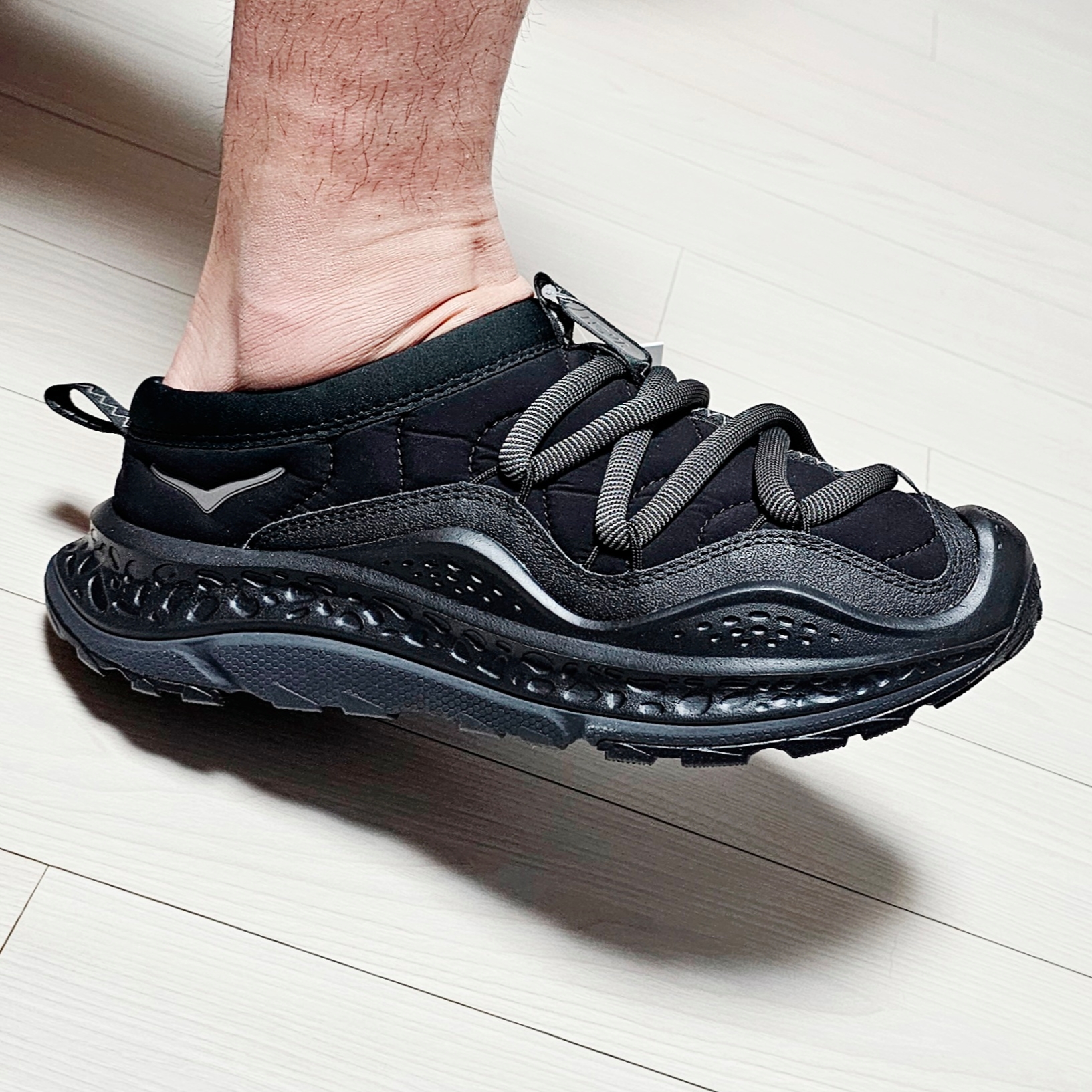 Hoka Ora Primo Black 착용 스타일