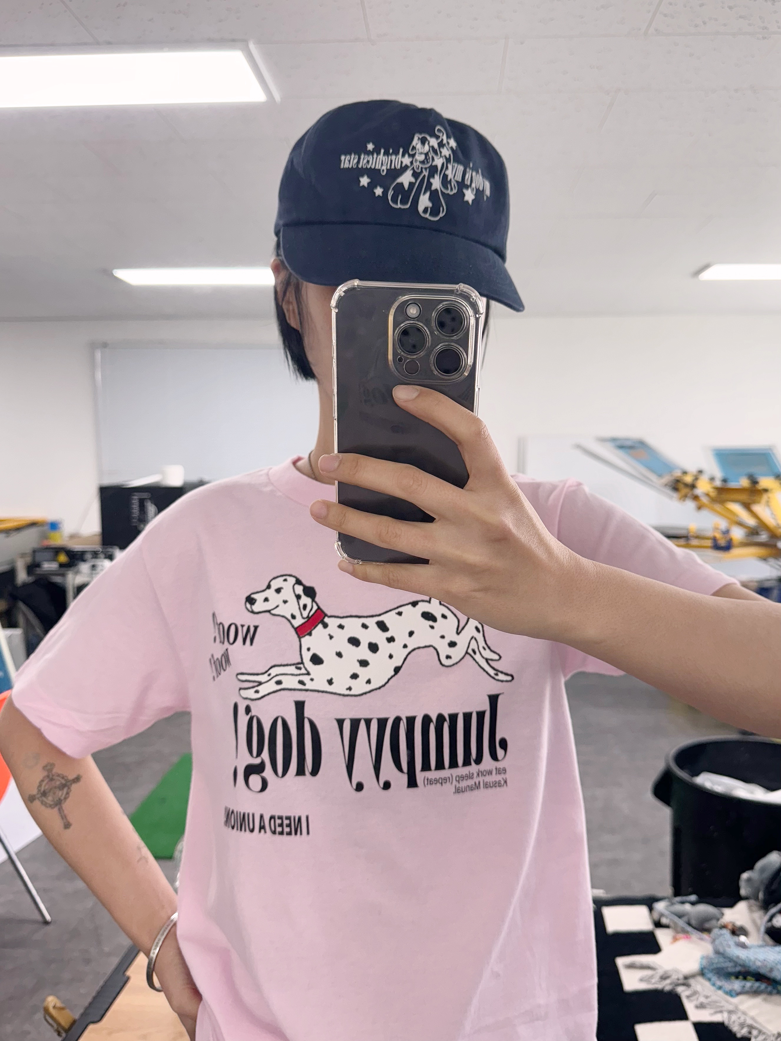 (W) Kasual Manual Jumpyy Dog T-Shirt Pink, Kasual Manual Brightest Star Navy 착용 스타일