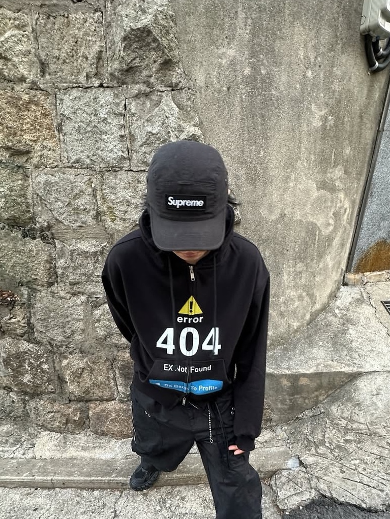 GRAILZ Error 404 Zip Hoodie Black 착용 스타일 - 4