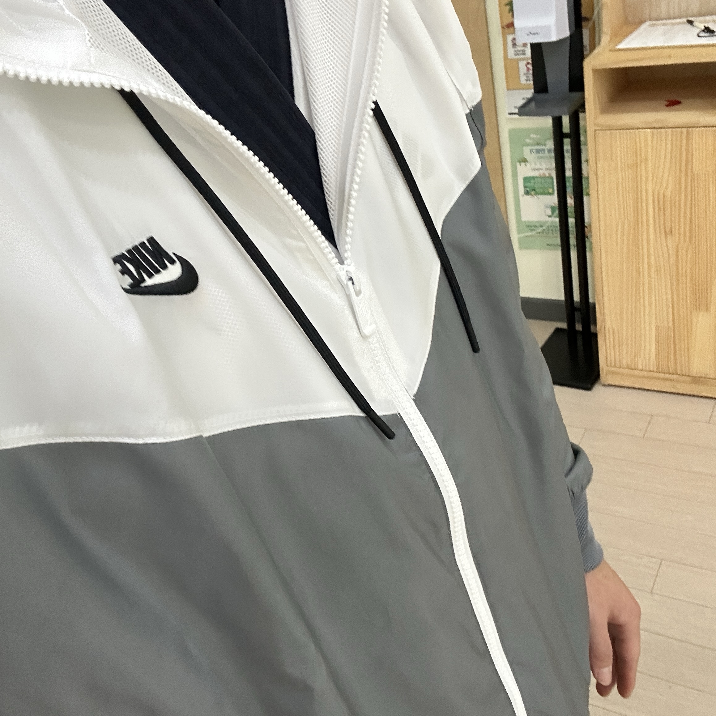 Nike NSW Windrunner Hoodie Jacket Smoke Grey - Asia 착용 스타일