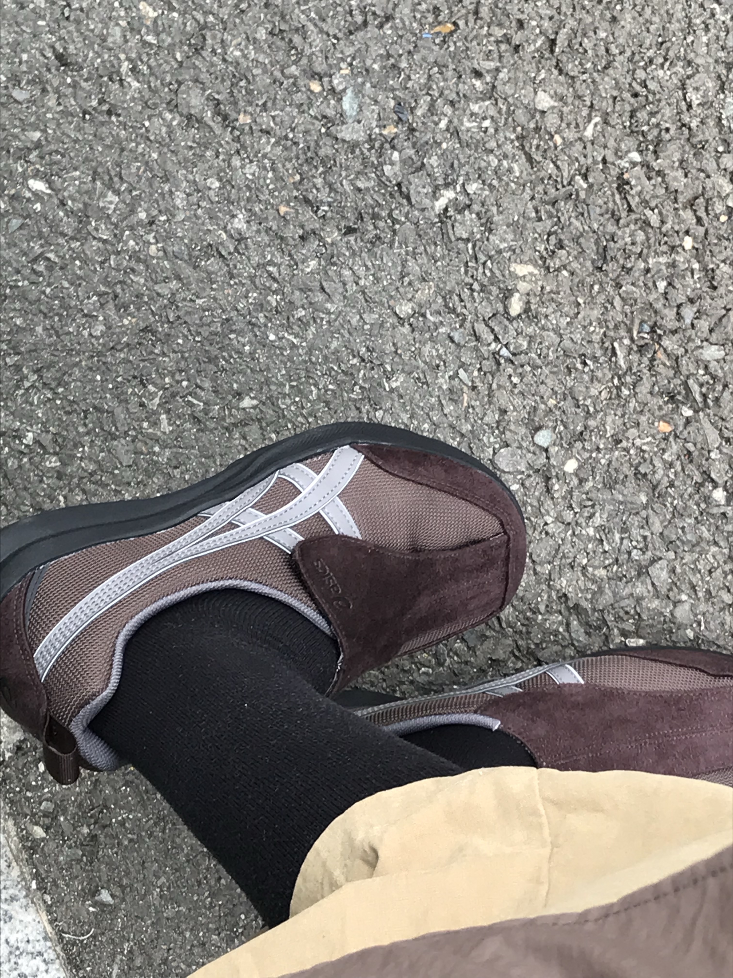 Asics Life Walker 010 Coffee - 3E Wide 착용 스타일