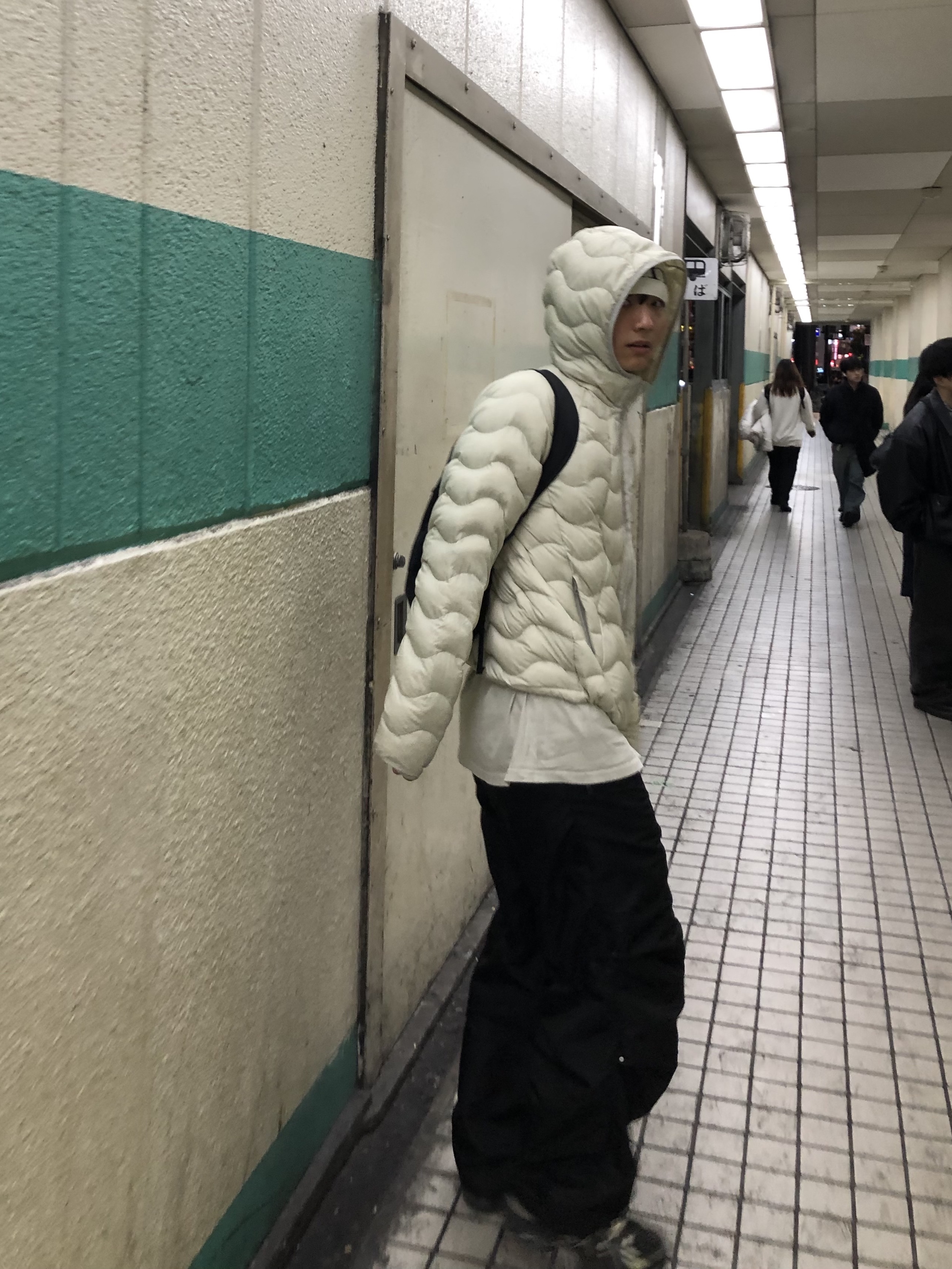 Matin Kim Logo Jacquard Short Beanie White, Asics UB5-S Gel-Nimbus 9 Black Gunmetal 착용 스타일 - 1