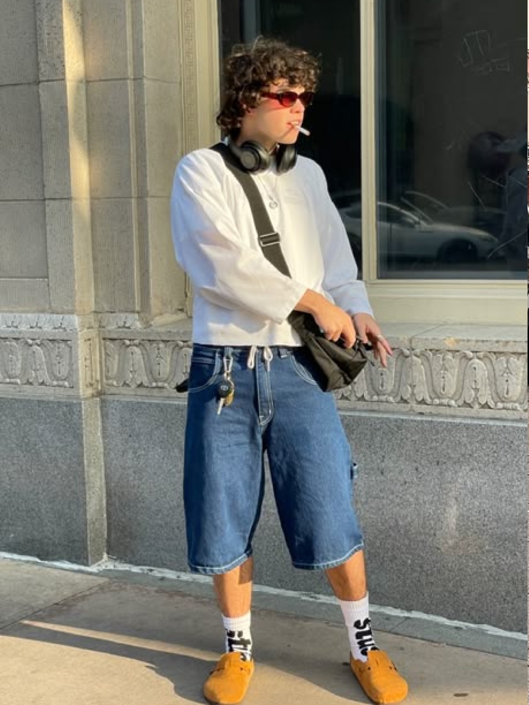 MJD Waffle Wide Carpenter Bermuda Pants Black, SLOW RECORD HOUSE Carpenter Bermuda Wide Denim Pants Medium Blue 착용 스타일 - 4
