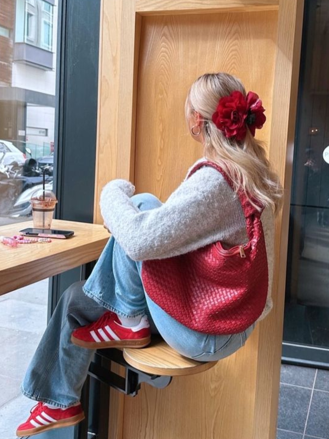 (W) Glowny Rodeo Tiered Ruffle Skirt White, Play Comme des Garcons Red Heart Knit Cardigan Navy 착용 스타일 - 5