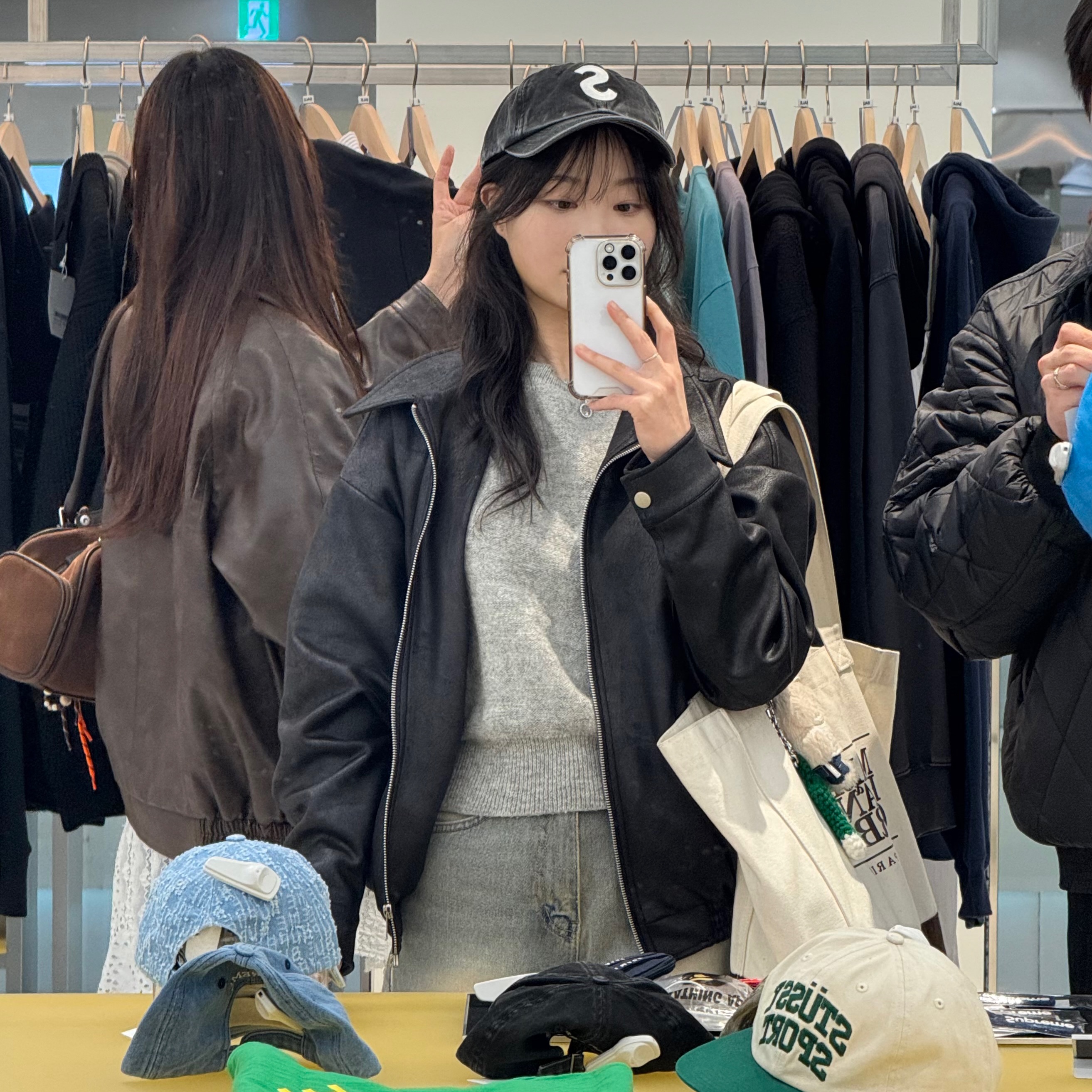 Supreme Pigment Canvas S Logo 6-Panel Black - 23SS 착용 스타일