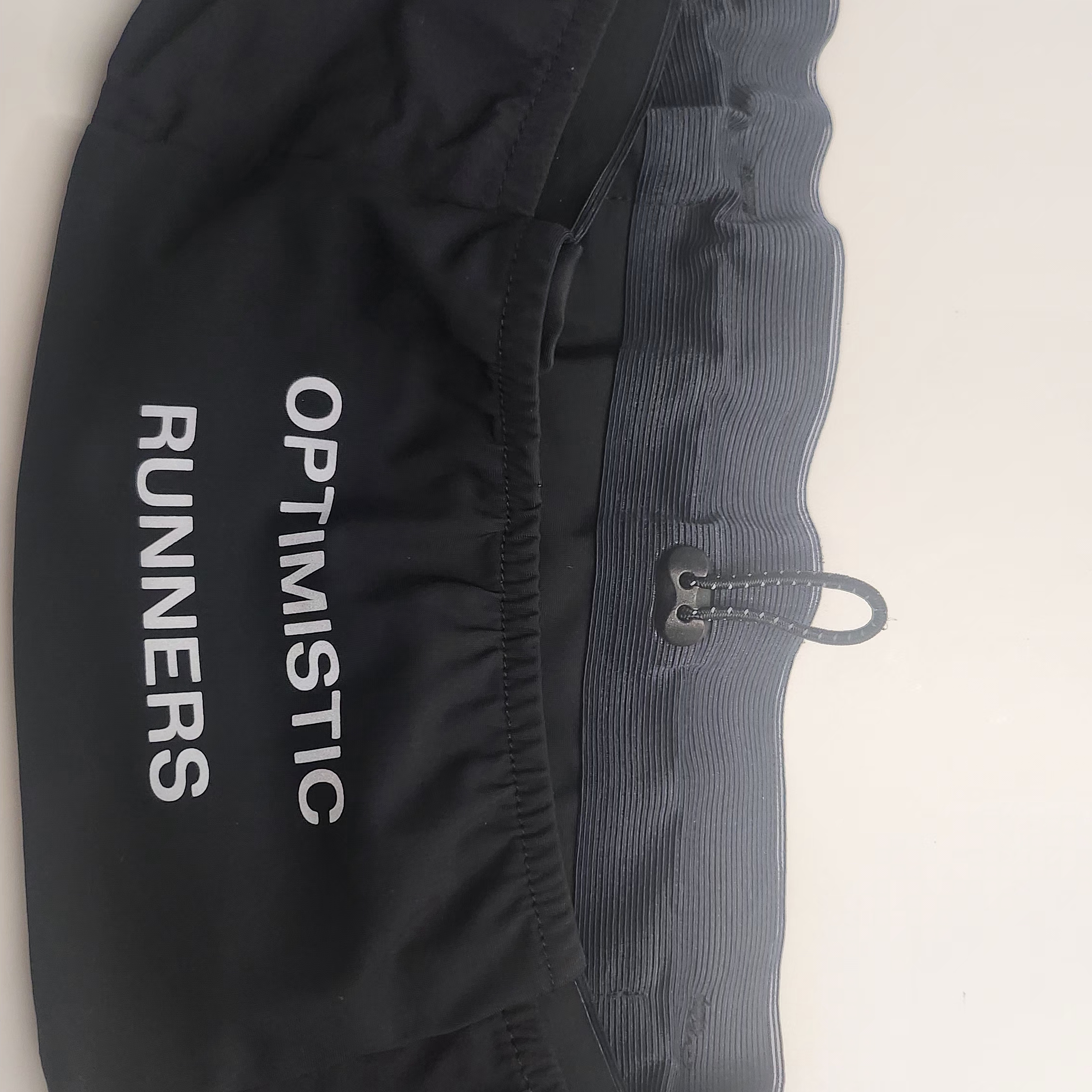 Optimistic Runners Belt Bag Black 착용 스타일