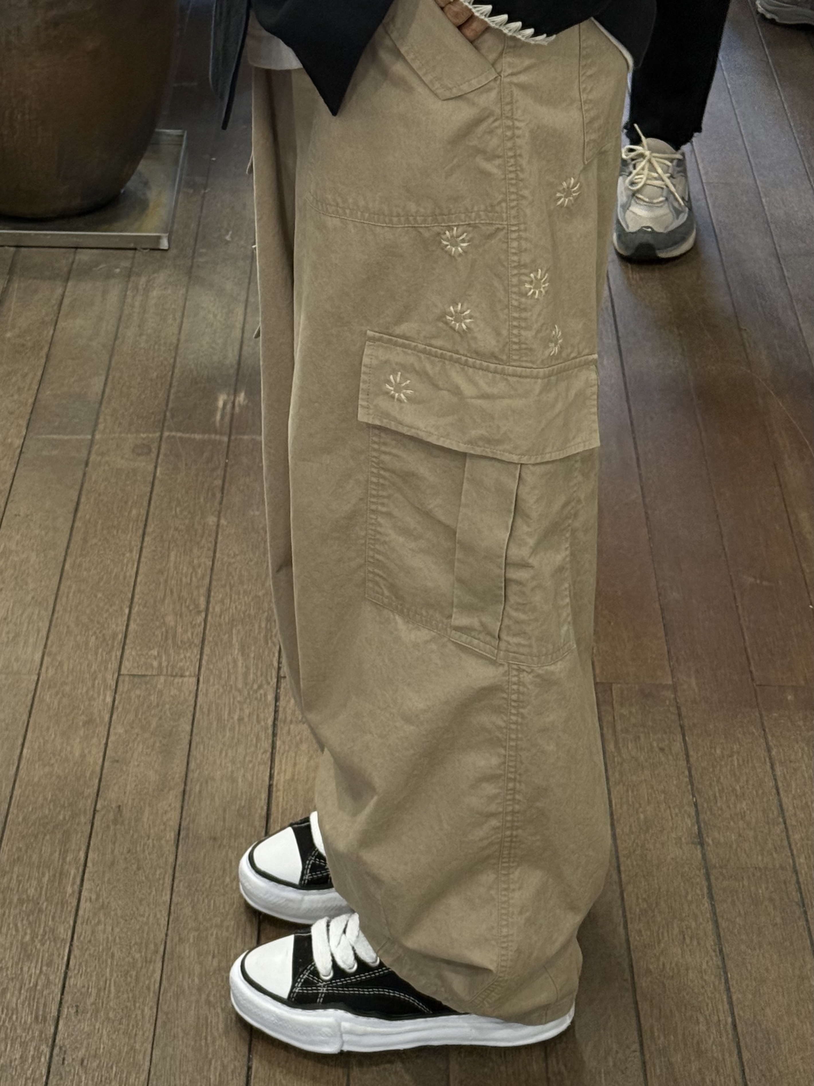 Fritur Embroidery Collar Jacket Black_F251JK05, Fritur Kyoto Cargo Pants Beige_F251PT01 착용 스타일 - 4