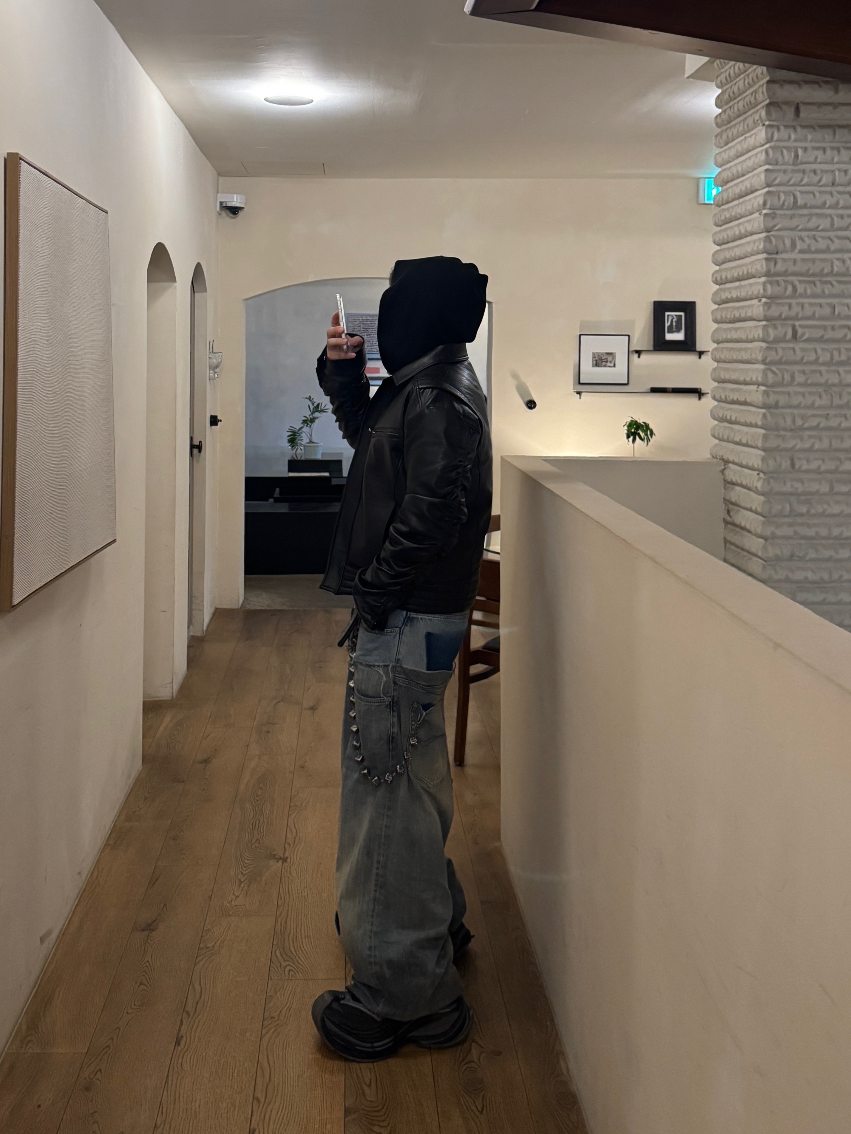 Balenciaga Cut-Up Baggy Pants Black 착용 스타일