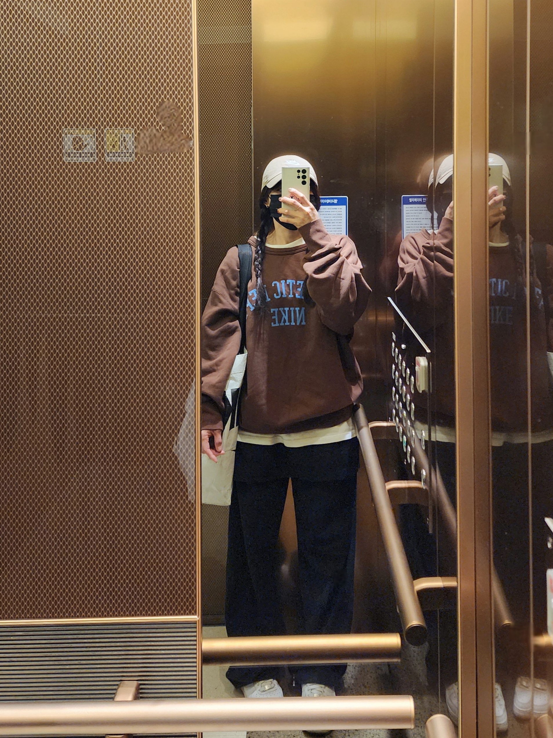 Nike NSW Trend Fleece Crew Cacao Wow - Asia, Nike Heritage 86 Futura Washed Cap Khaki 착용 스타일