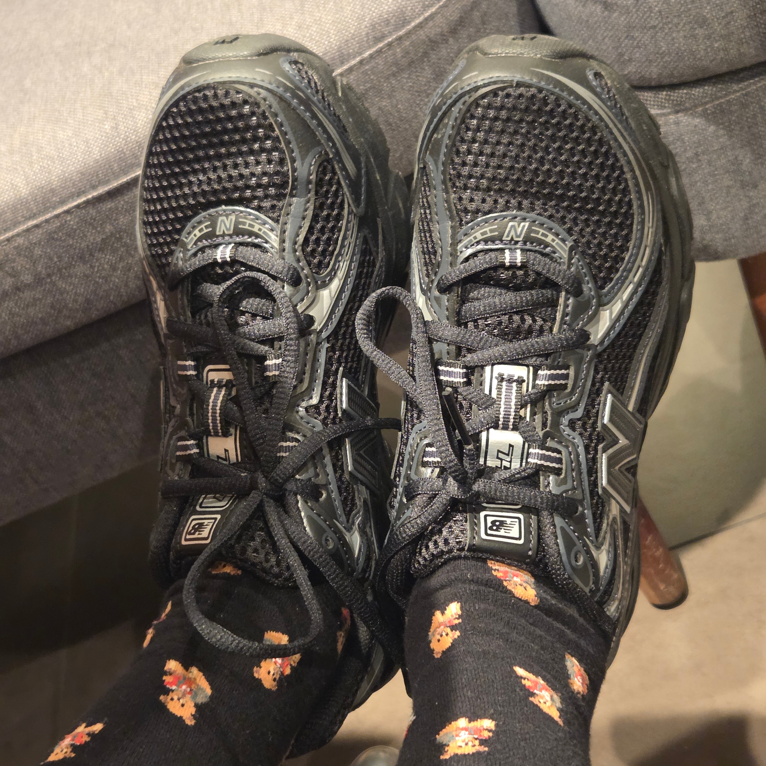 New Balance 740v2 Black Silver Metallic 착용 스타일