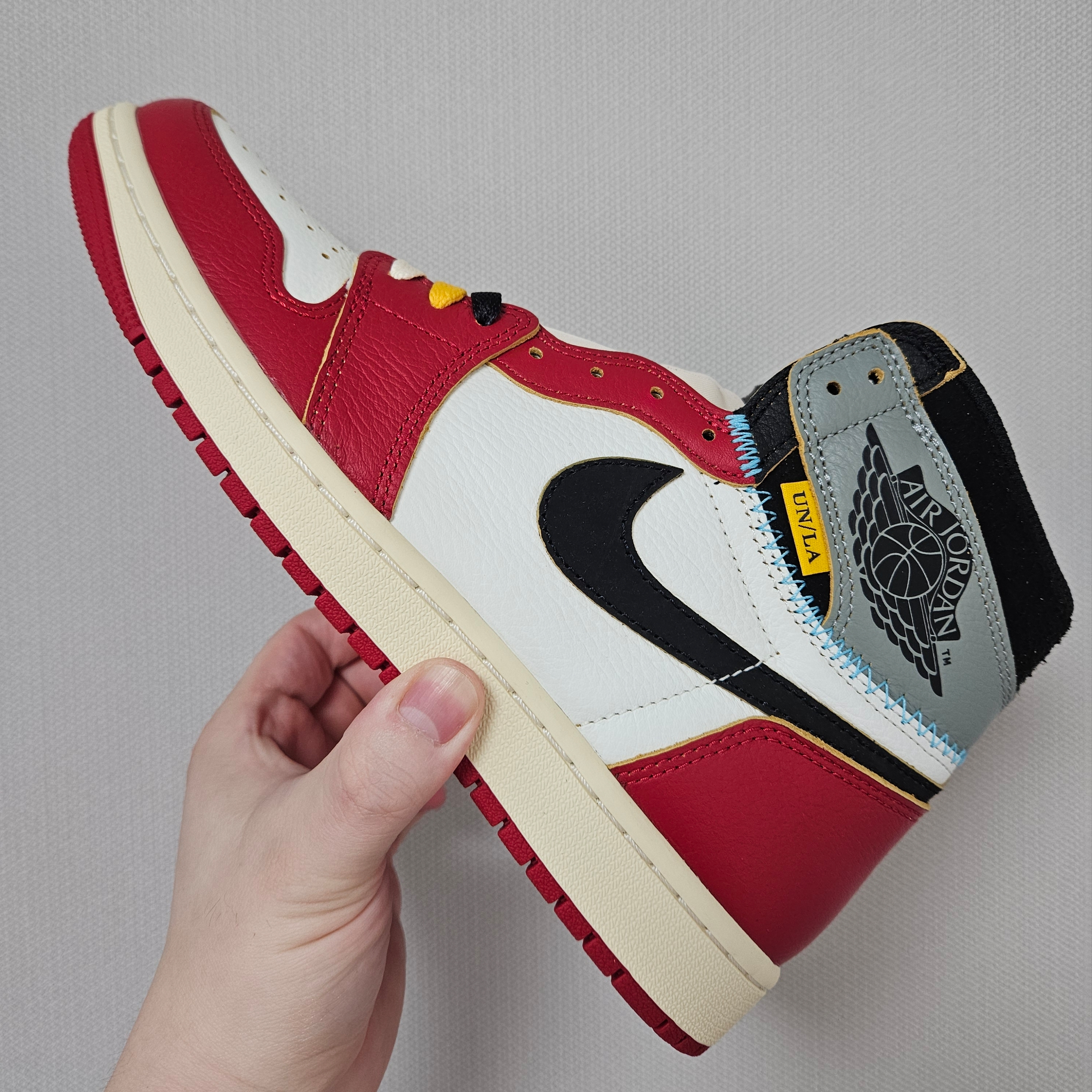 Jordan 1 x Union Retro High OG Chicago Shadow 착용 스타일 - 1