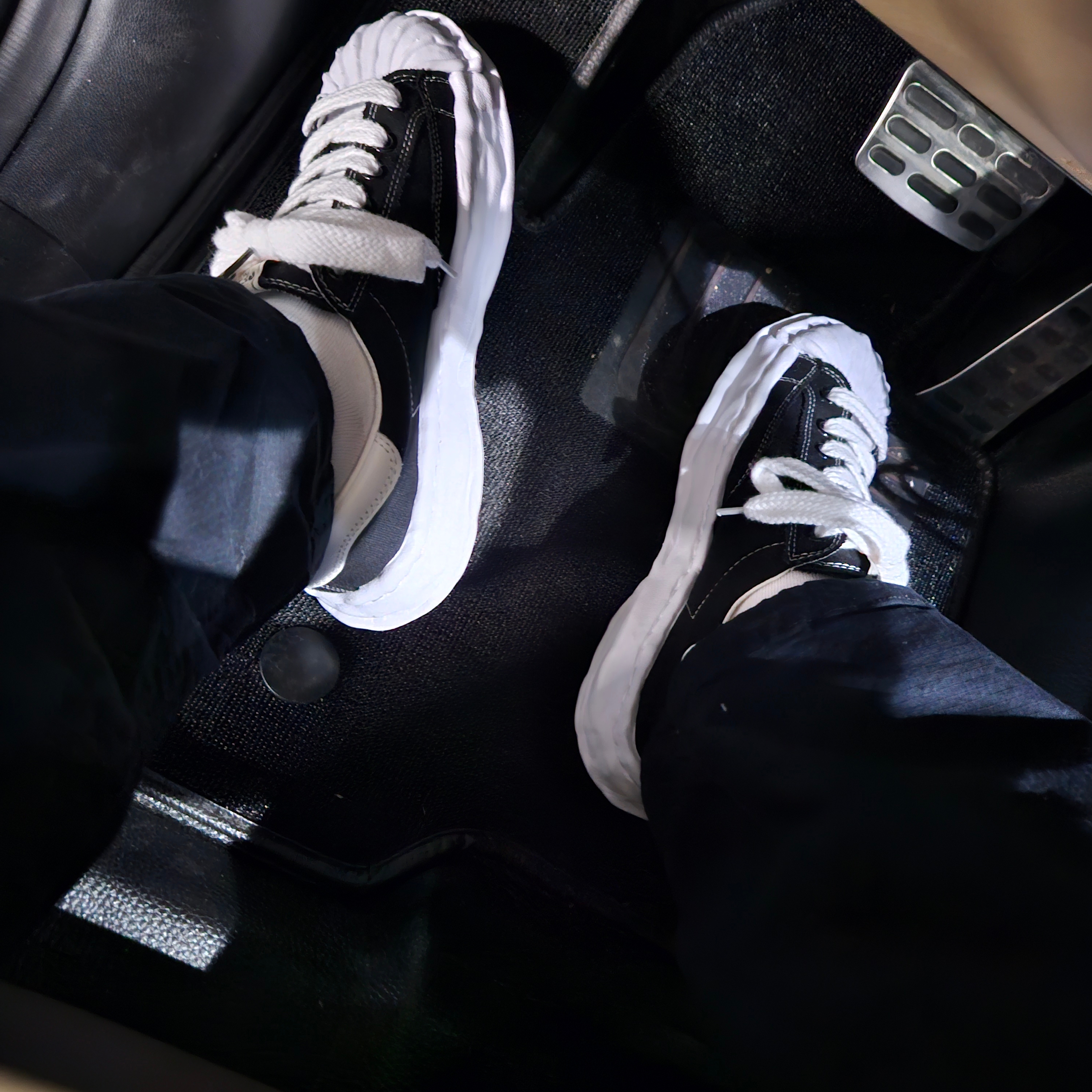 Maison Mihara Yasuhiro Blakey OG Sole Canvas Low-top Sneakers Black White 착용 스타일