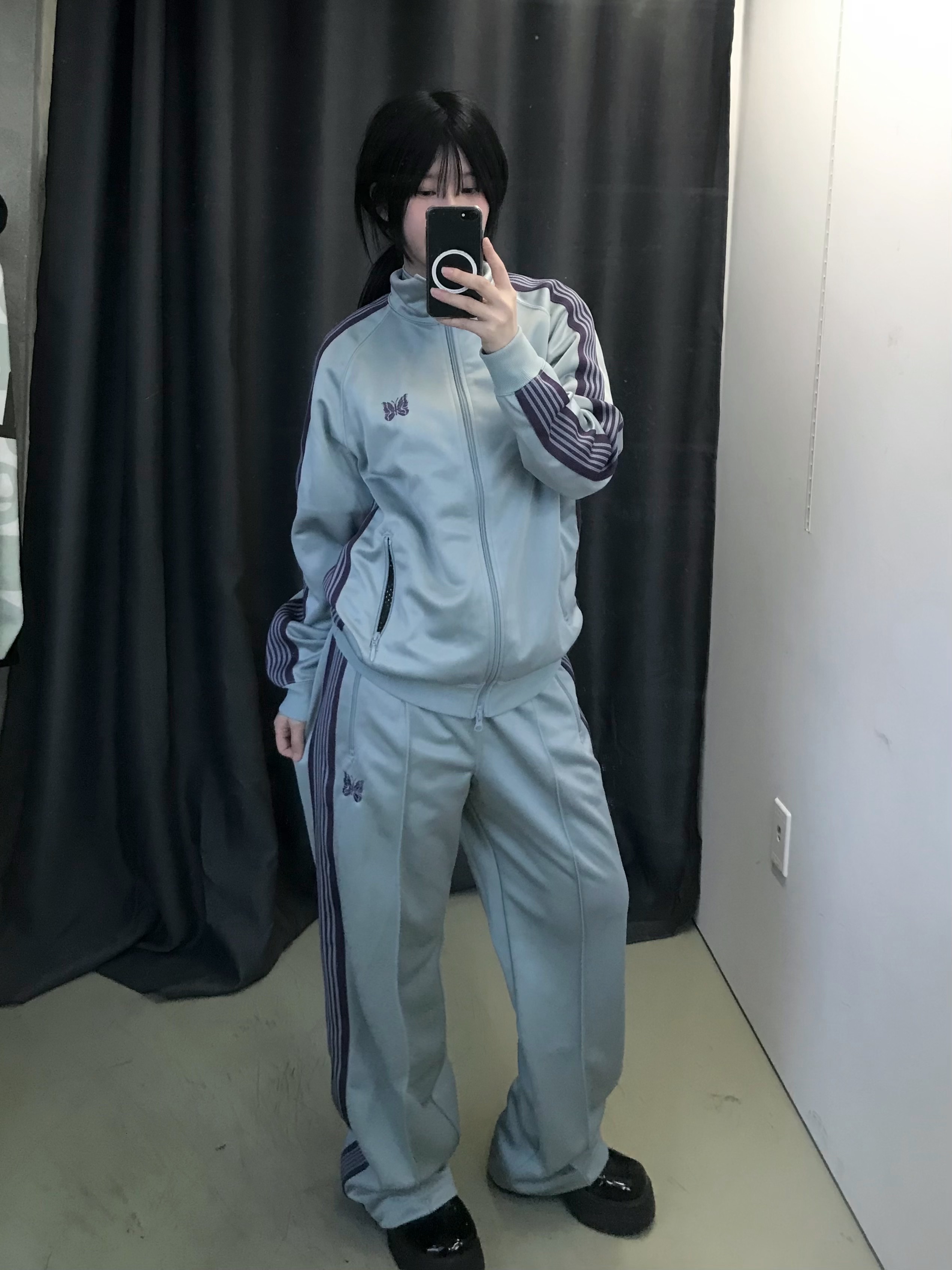 Needles Narrow Track Pants Poly Smooth Sax 착용 스타일