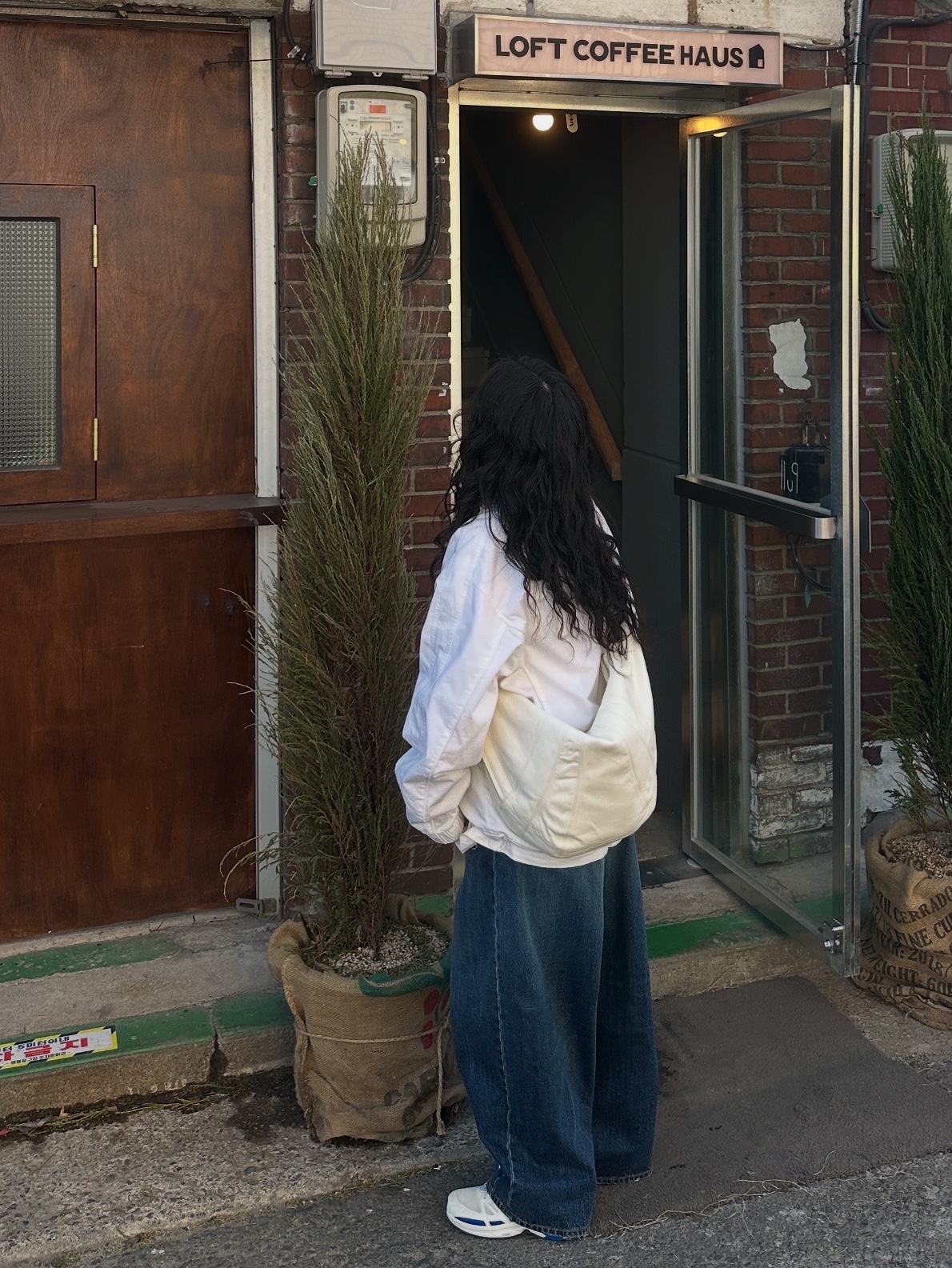Needles H.D. Pants 12 Oz Denim Indigo, Salomon x JJJJound XT-Wings 2 White Lapis Blue 착용 스타일 - 2