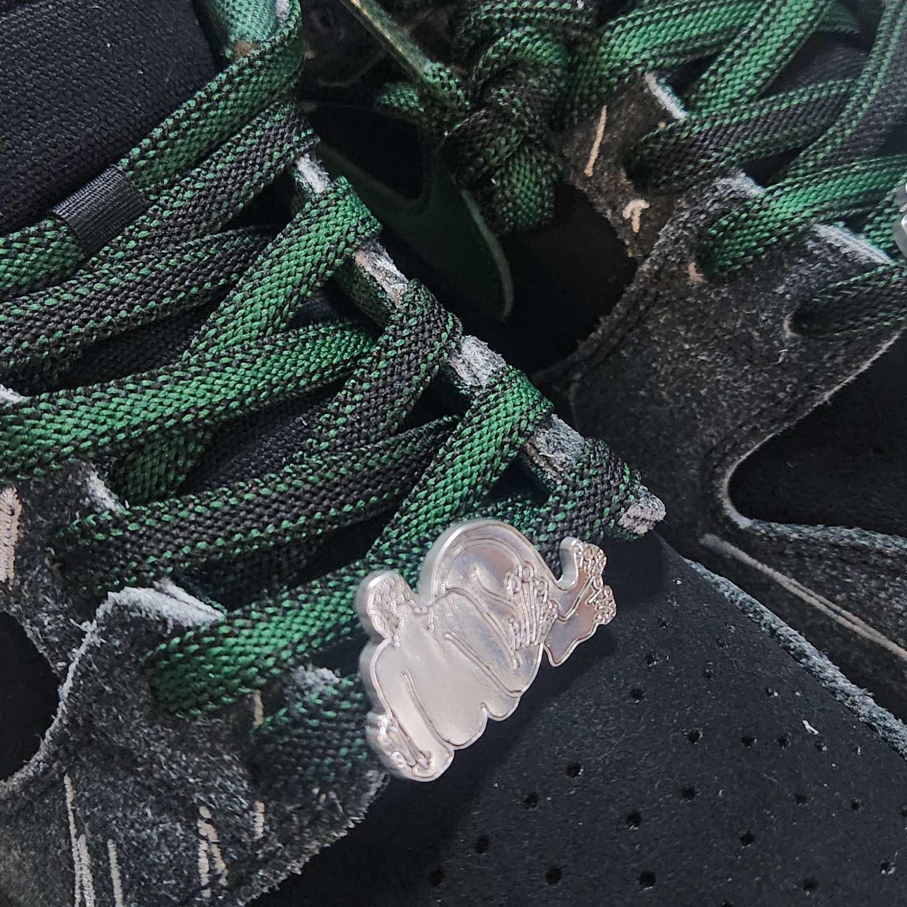 Nike x There SB Dunk Low Pro Anthracite and Gorge Green 착용 스타일 - 1