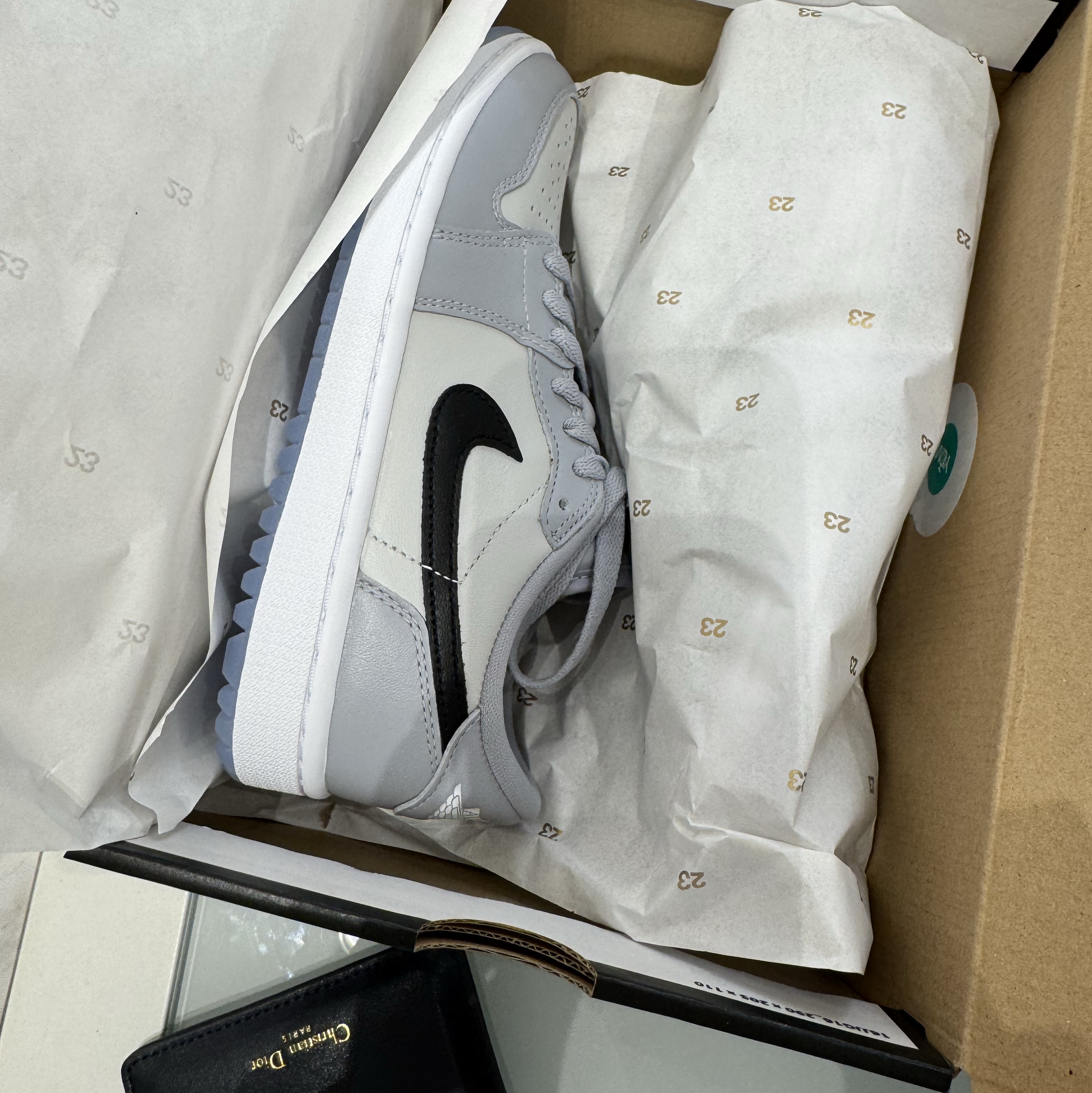 Jordan 1 Low Golf Wolf Grey 착용 스타일