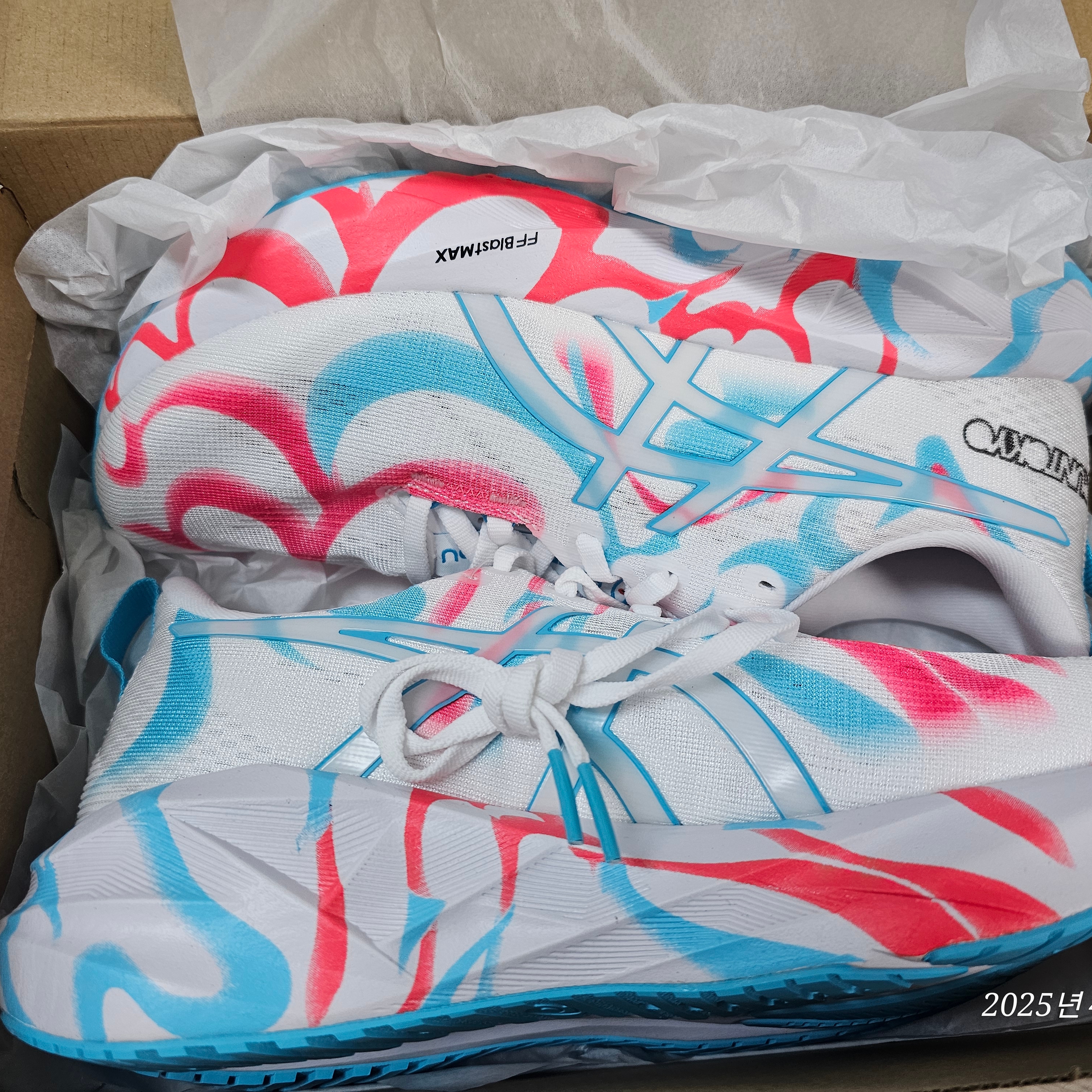 Asics Novablast 5 Tokyo White Aquarium 착용 스타일 - 6