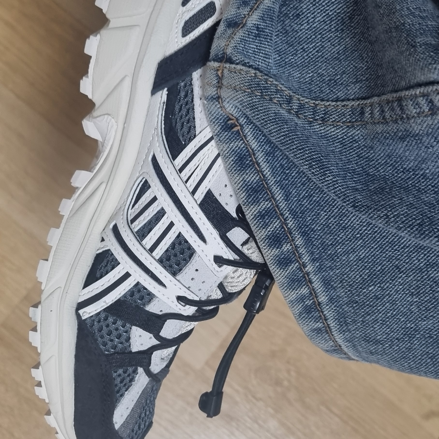 Asics Unlimited Gel-Sonoma 15-50 Carrier Grey White Alyssum 착용 스타일 - 1