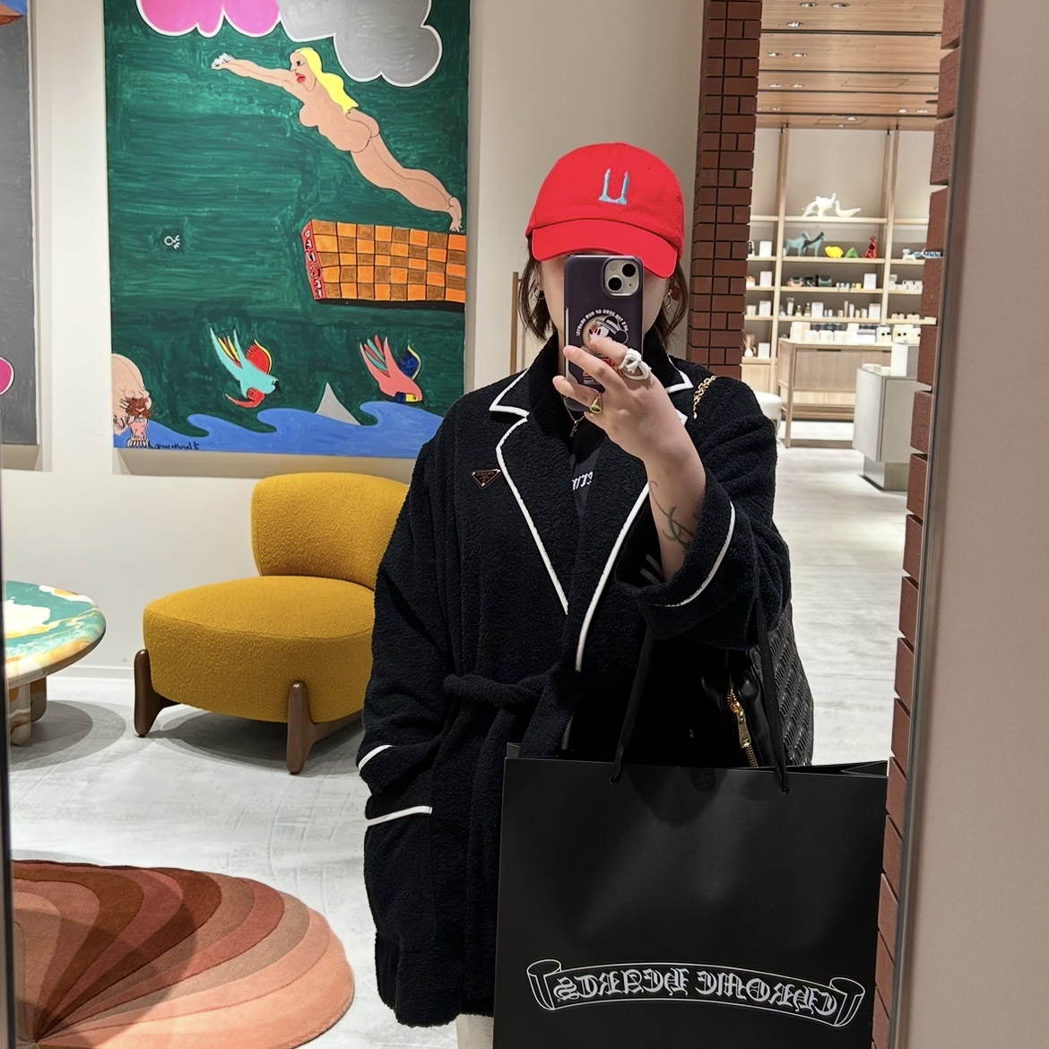 G-DRAGON Ubermensch Cap Red, Chrome Hearts Silichrome Infinity CH Cross Ring White - 2022/2023 착용 스타일 - 2