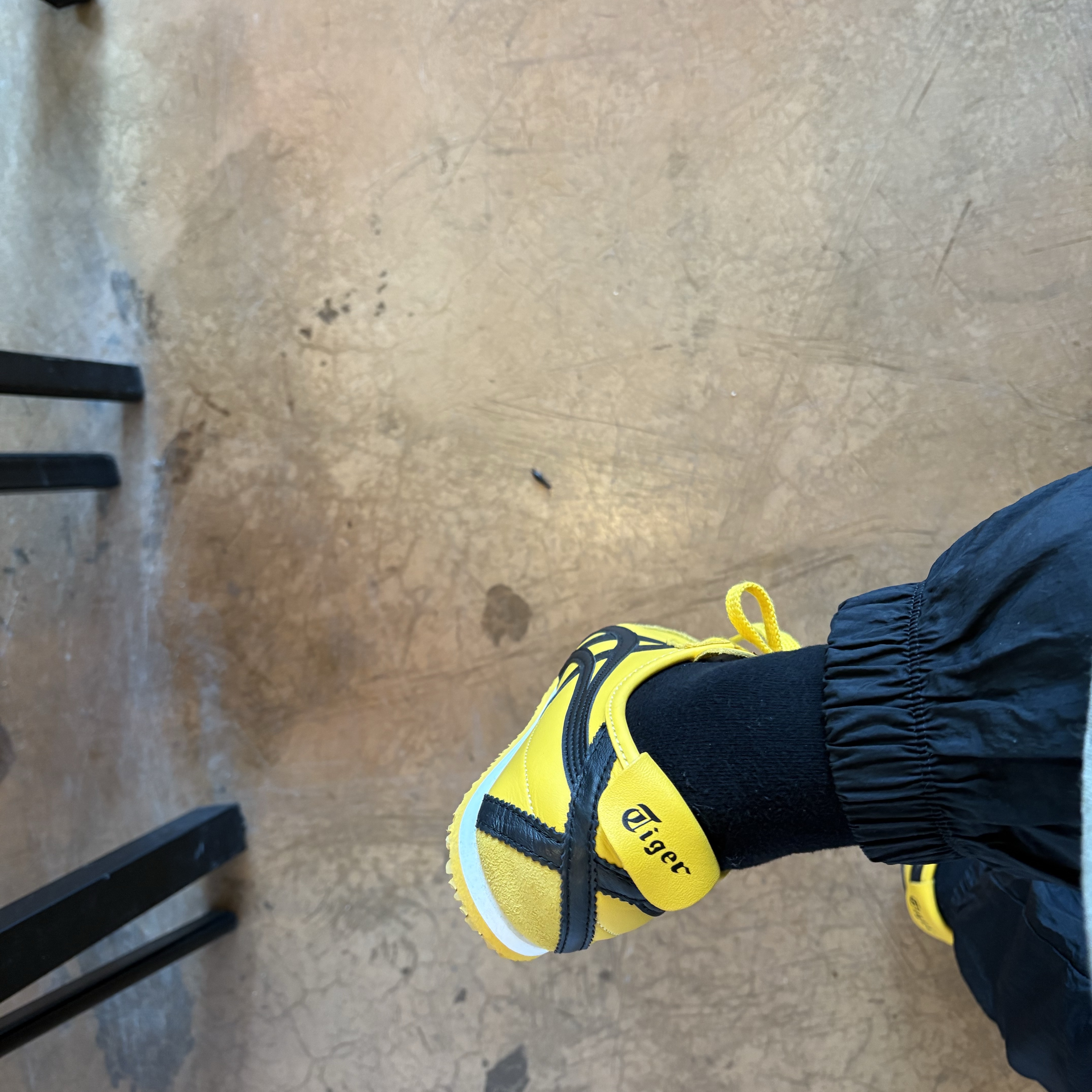 Onitsuka Tiger Mexico 66 Yellow Black 착용 스타일