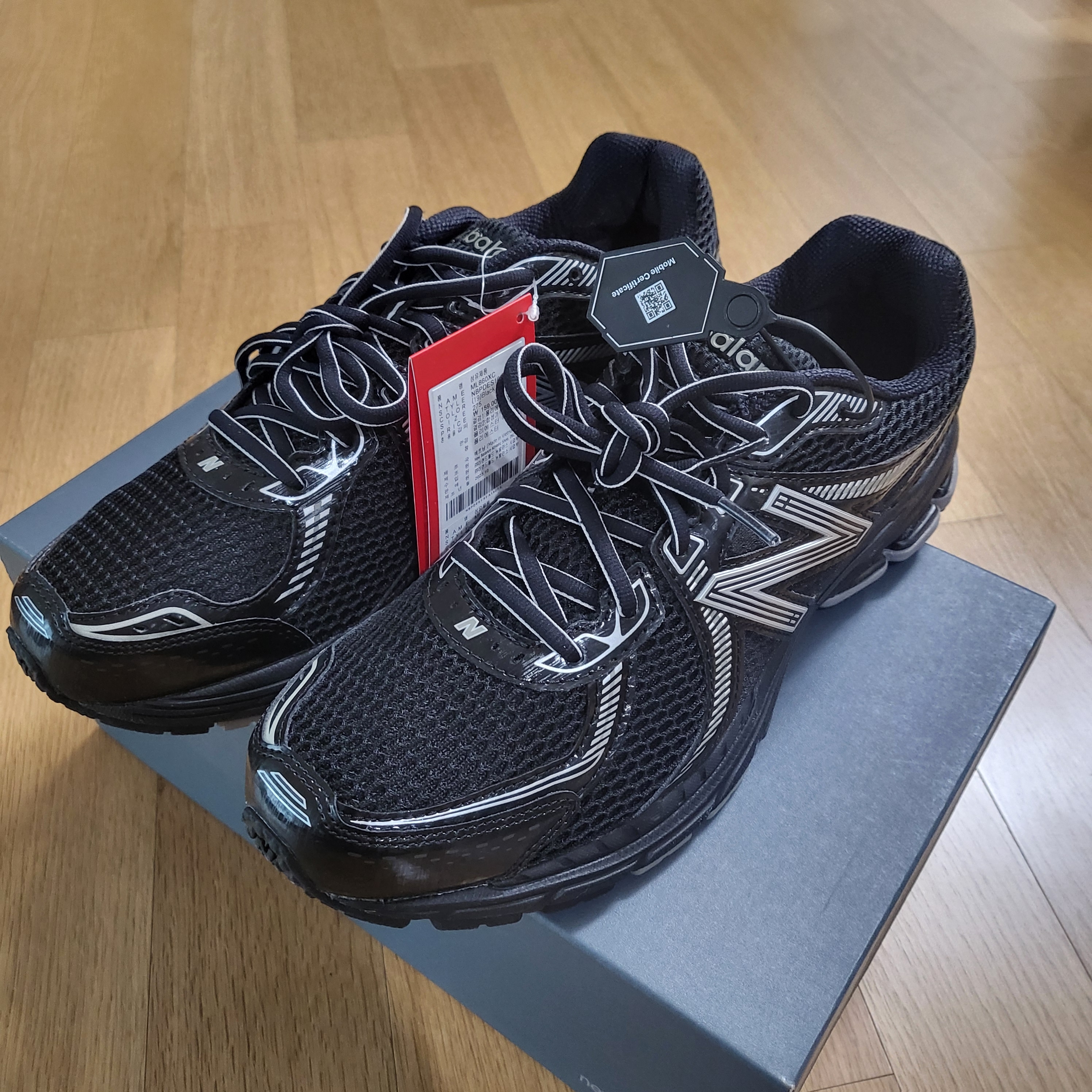 New Balance 860v2 Black Grey 착용 스타일