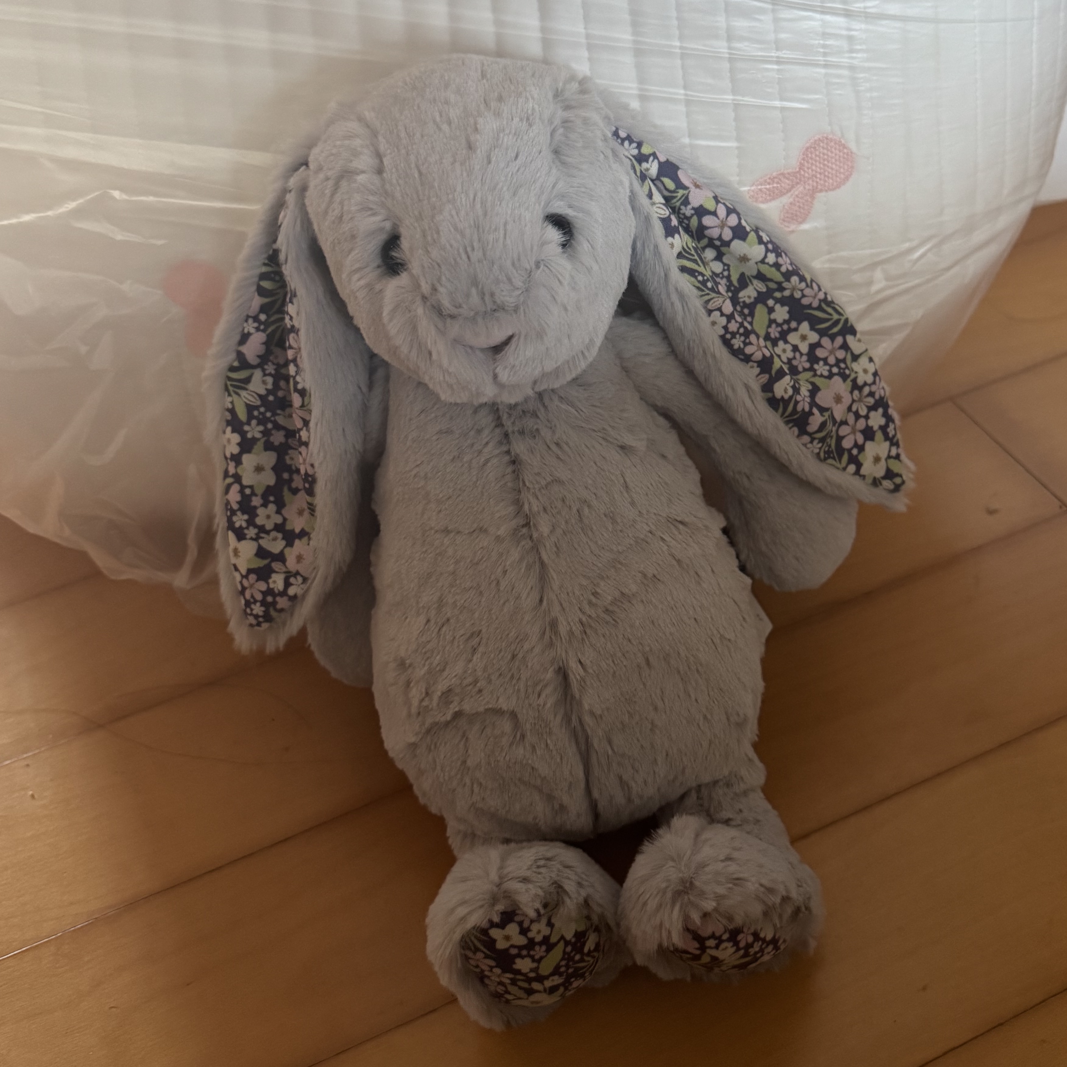 Jellycat Blossom Bunny Bloom Medium Silver 착용 스타일