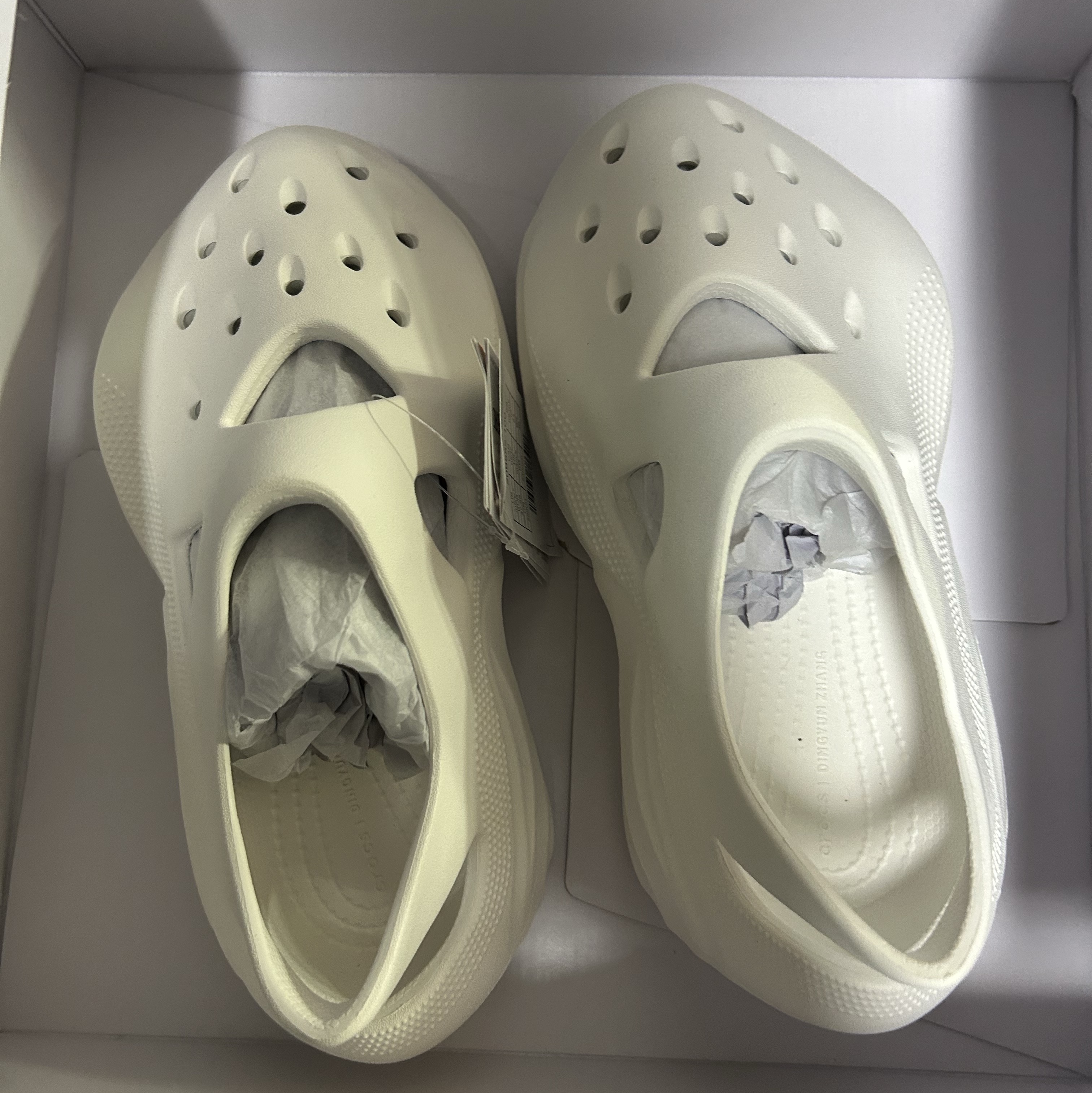 Crocs x Dingyun Zhang Diffuser Clog White 착용 스타일