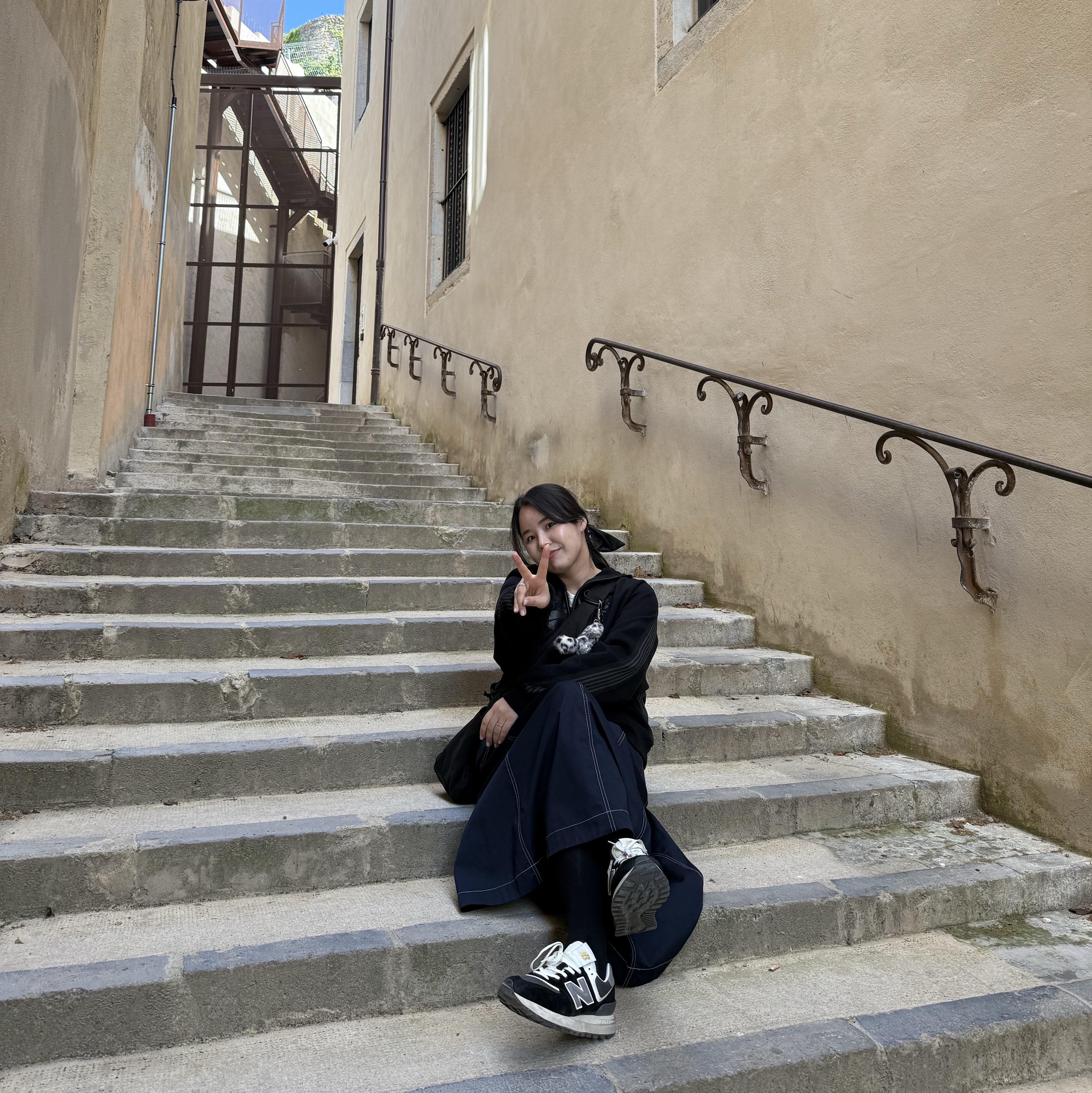 Needles x Beams Sweat Zip Track Hoodie Black, New Balance 574 Legacy Black 착용 스타일