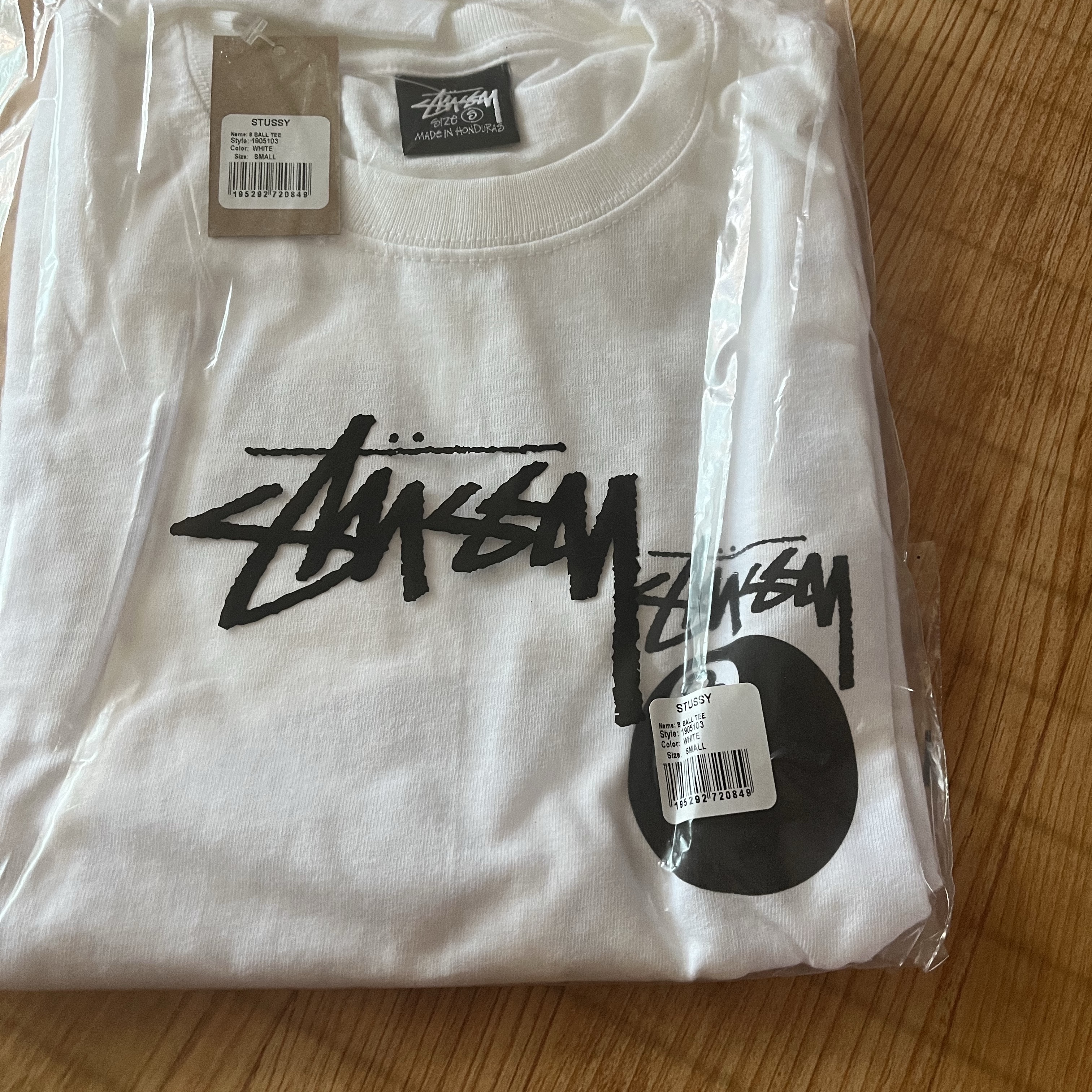 Stussy 8 Ball T-Shirt White 착용 스타일
