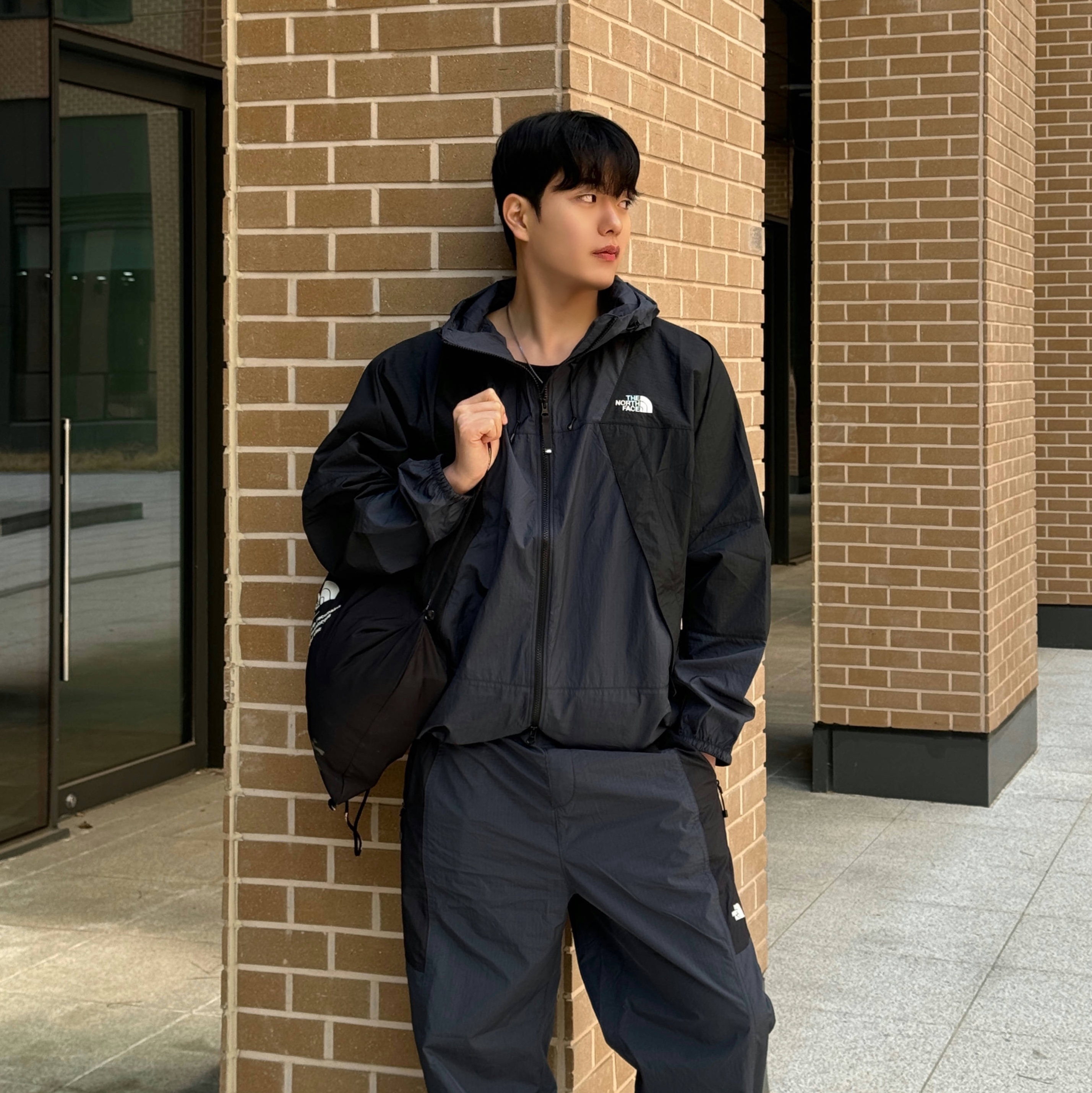 The North Face 1994 Mountain Jacket Black - 25SS, The North Face 1994 Pants Black - 25SS 착용 스타일 - 2