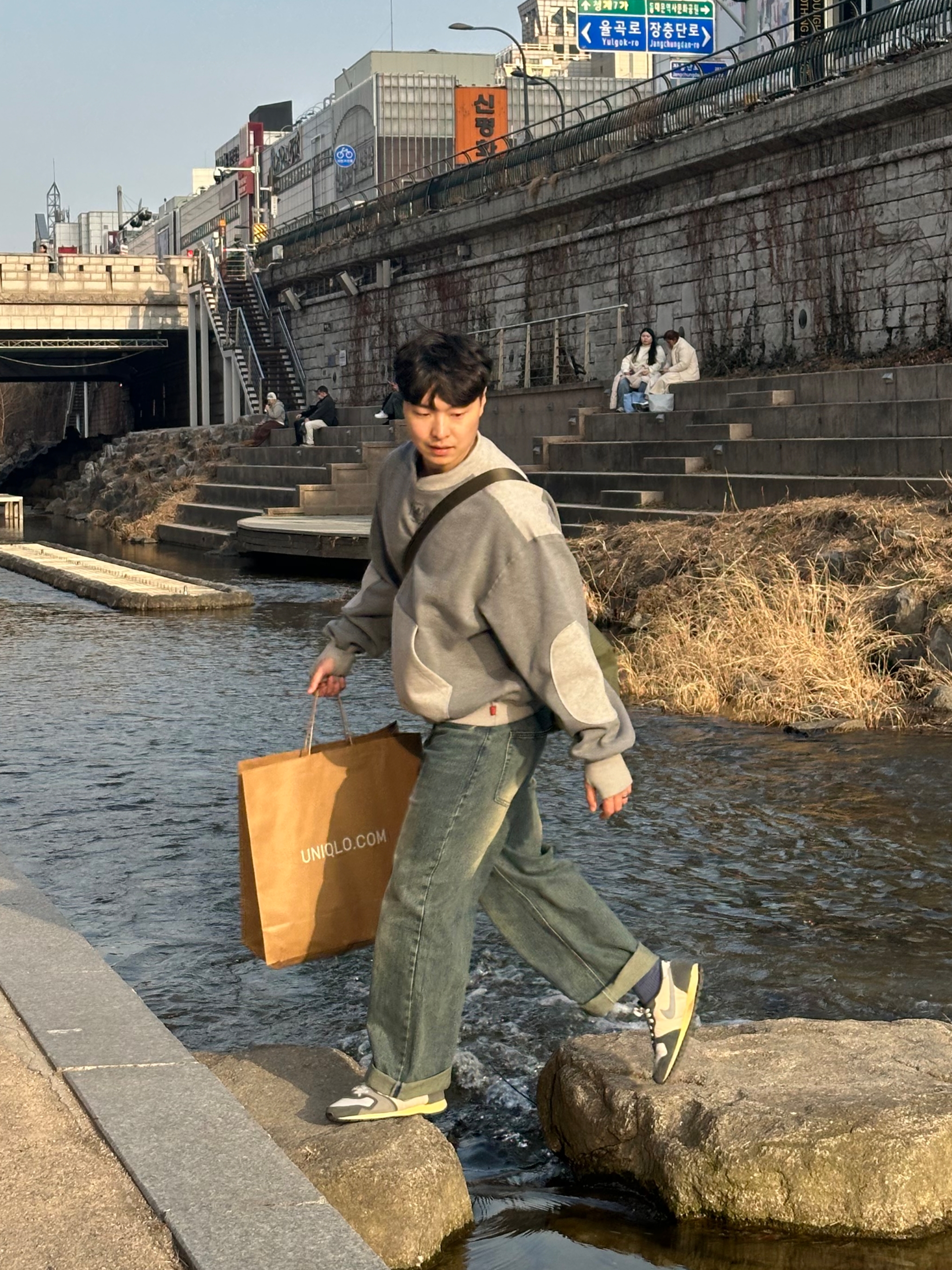 IAB Studio x Delicious in Dungeon Laios Sweatshirt Gray, Nike Air Vortex VNTG White Wolf Grey 착용 스타일 - 6
