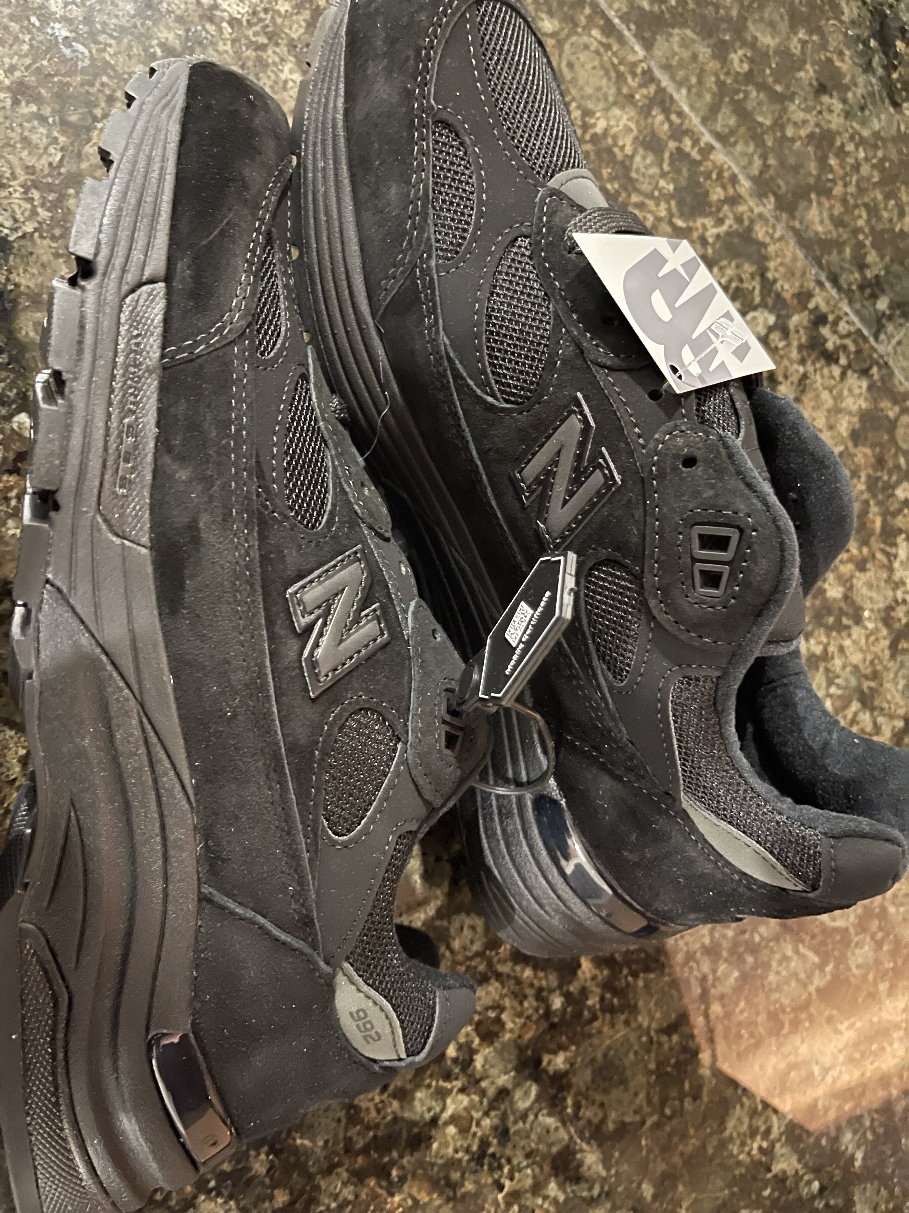 New Balance 992 Made in USA Core Black 착용 스타일