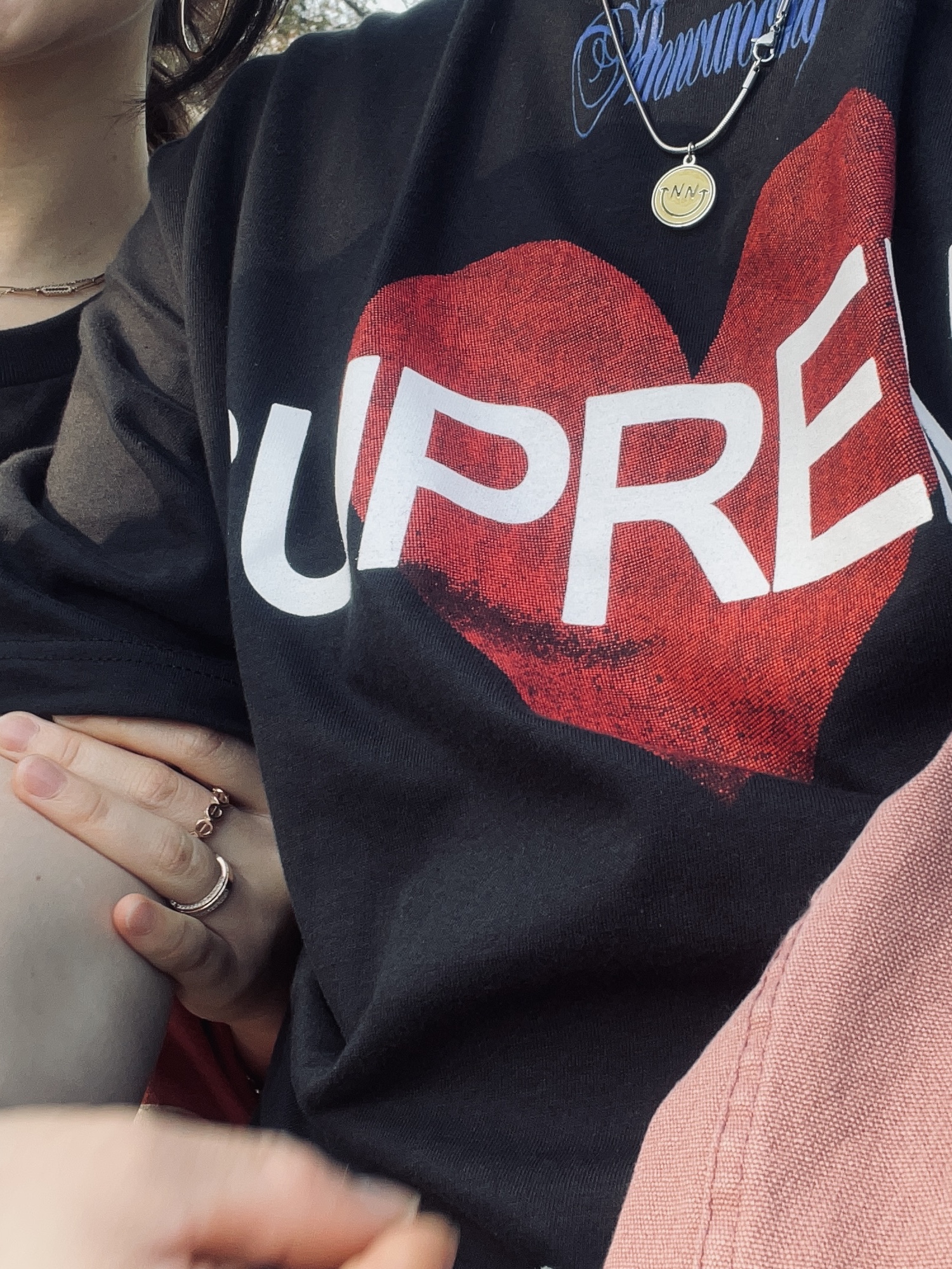Supreme Announcing T-Shirt Black - 25SS 착용 스타일 - 2