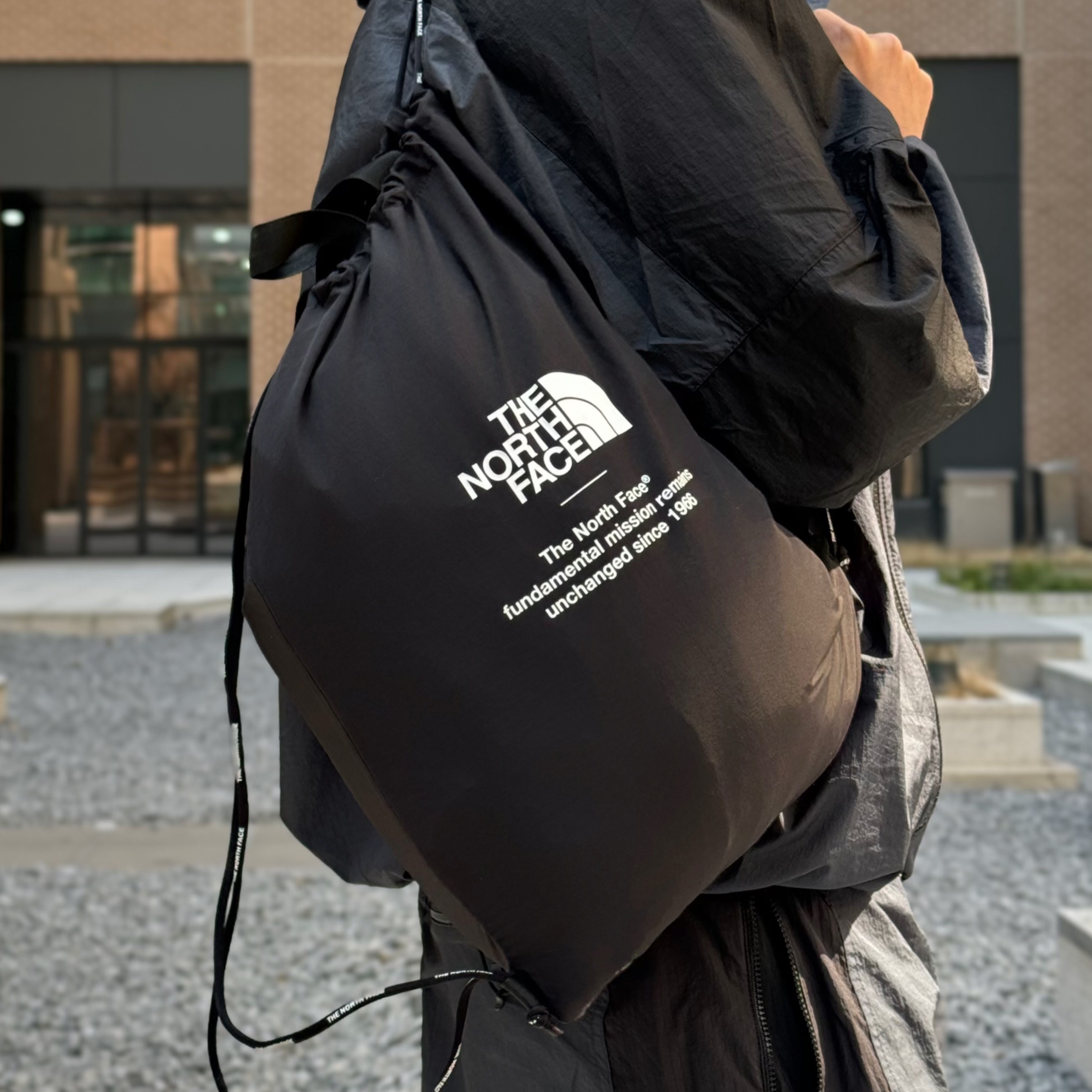 The North Face 1994 Mountain Jacket Black - 25SS, The North Face 1994 Pants Black - 25SS 착용 스타일 - 5