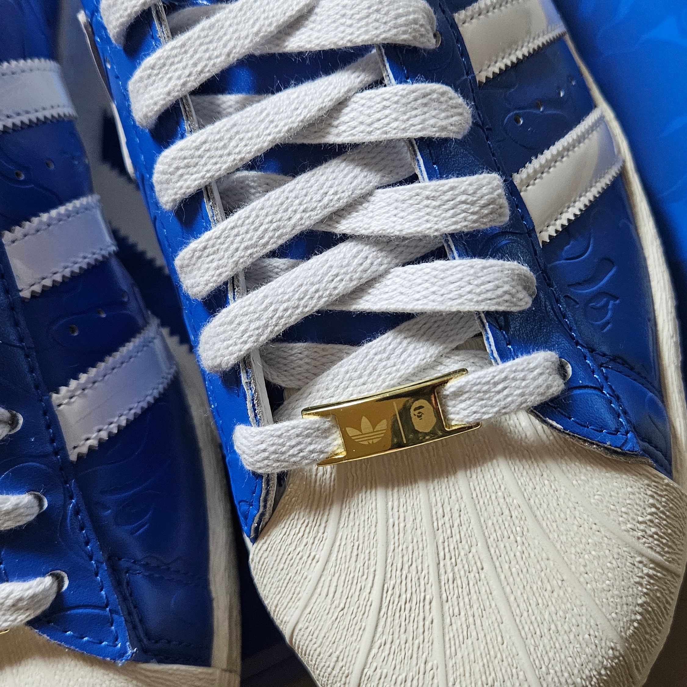 Adidas x BAPE Superstar Vintage Blue Cloud White 착용 스타일