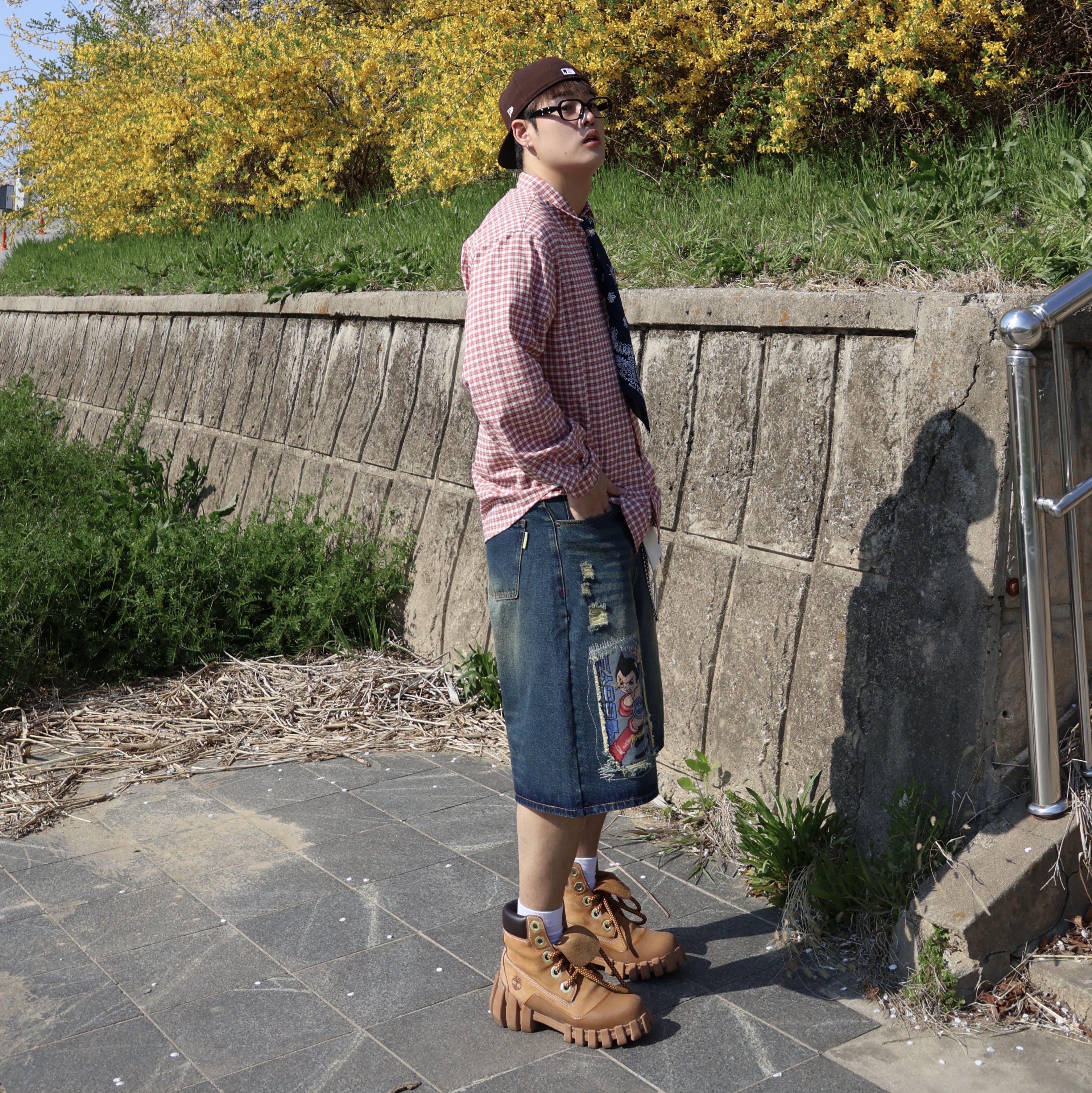 Timberland x Humberto Leon 6 Inch Boot Wheat Nubuck - Medium, Gentle Monster x Maison Margiela MM212 Black Clear 착용 스타일 - 3