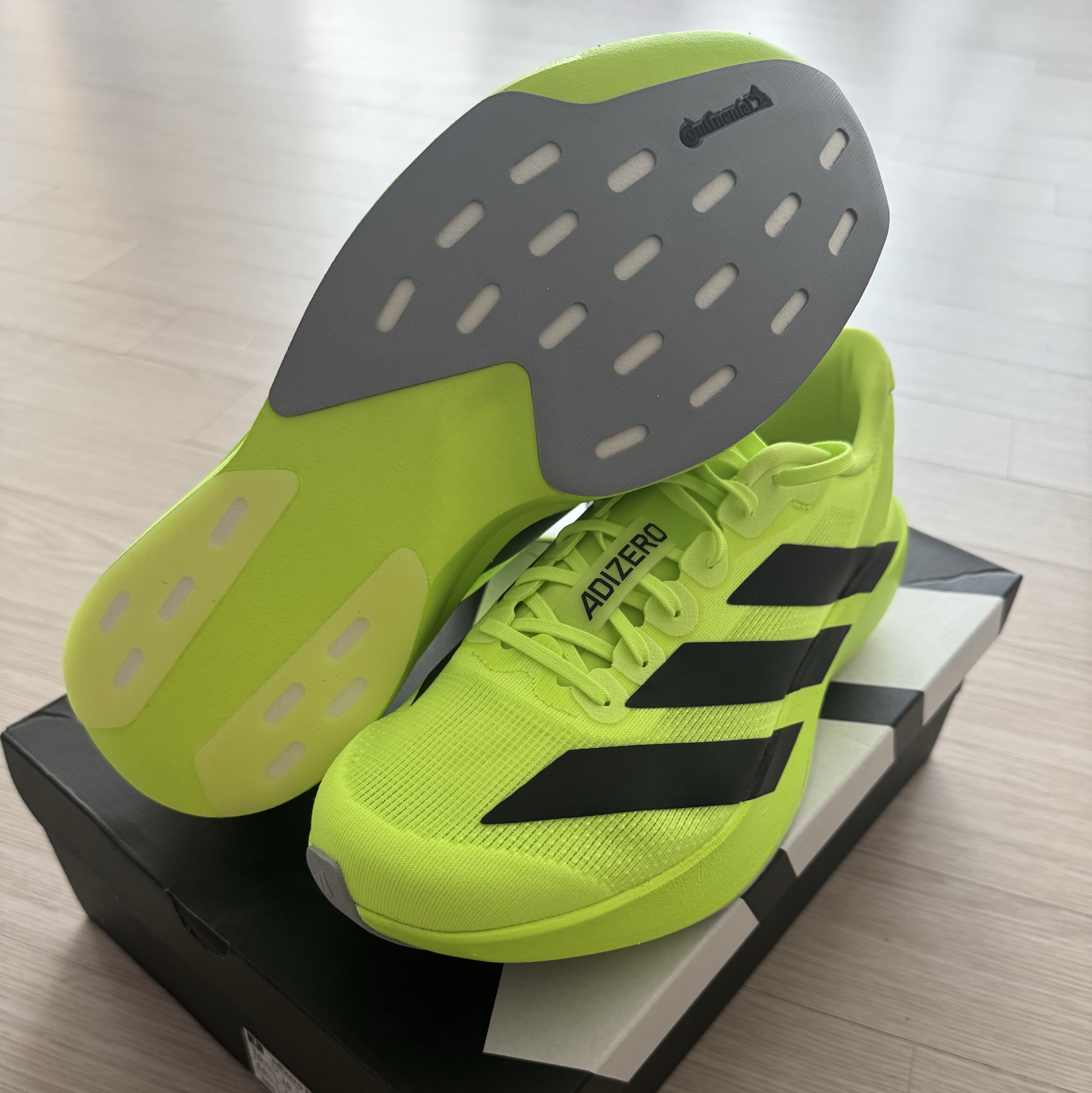 Adidas Adizero EVO SL Lucid Lemon Core Black 착용 스타일 - 5