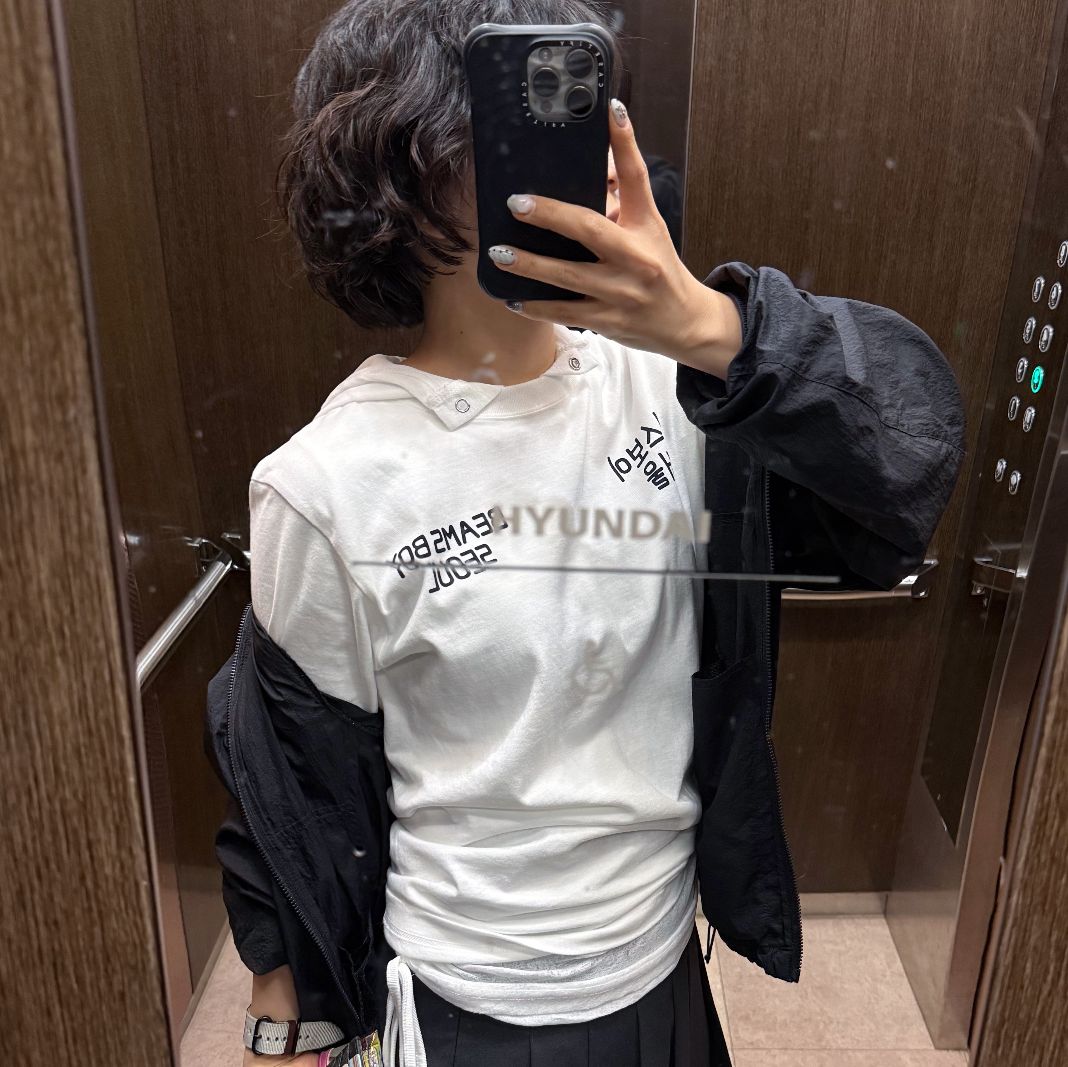 로아 하이킹 카타리나 에코스텝 비브람 솔 샌드, 빔즈 보이 티셔츠 화이트 - 한국 한정 착용 스타일 - 2