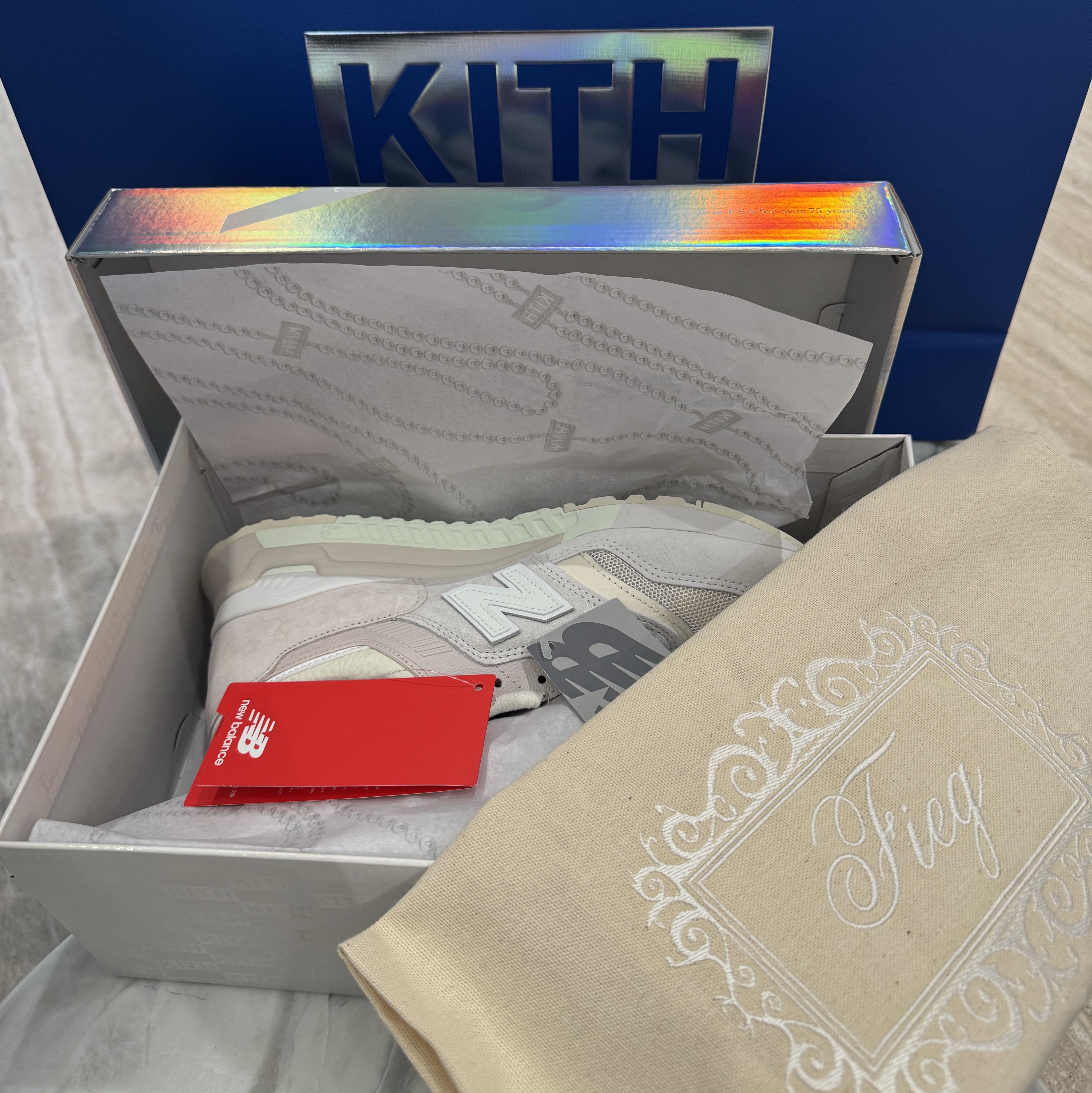 New Balance x Ronnie Fieg 997.5 Made in USA White Marshmallow 착용 스타일 - 1