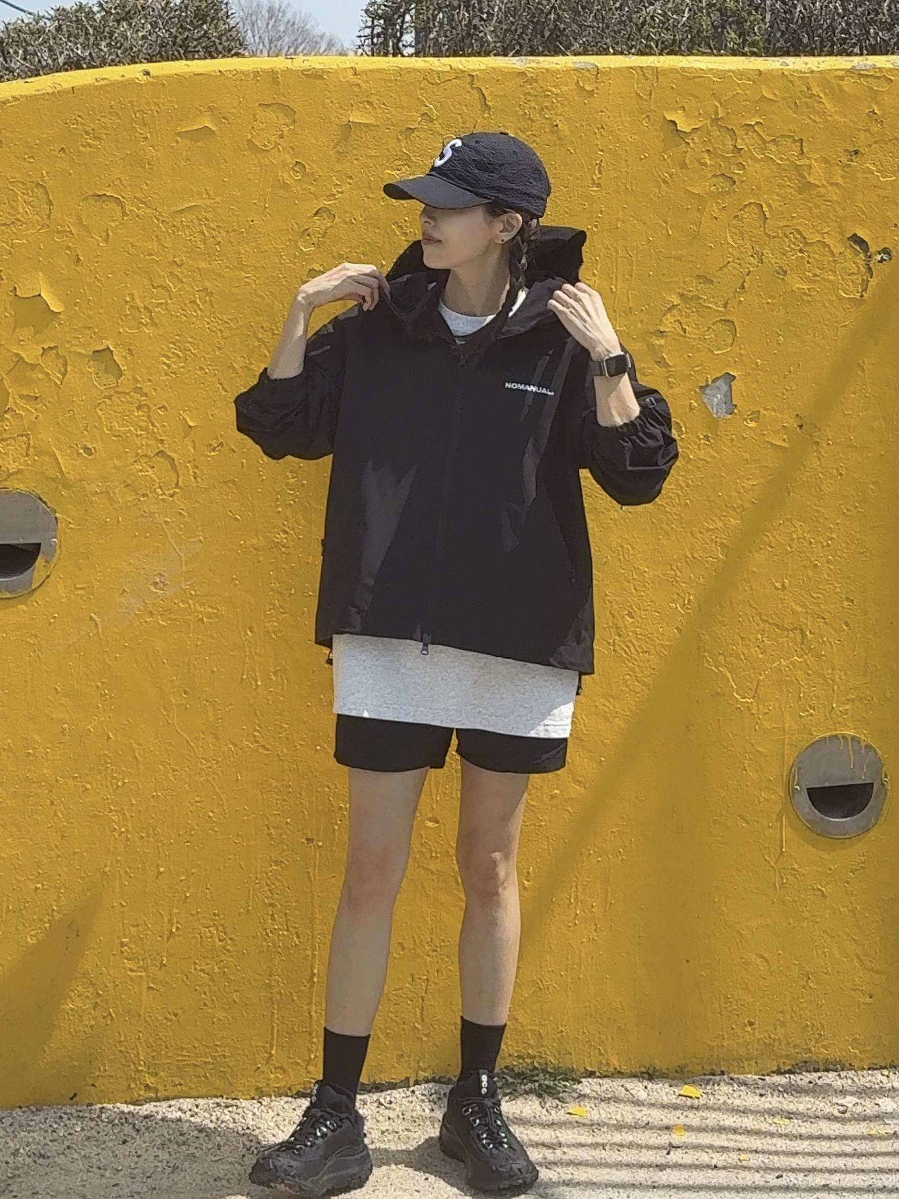Supreme Seersucker S Logo 6-Panel Black - 24SS, NOMANUAL Penon Wind Shell Black 착용 스타일 - 2